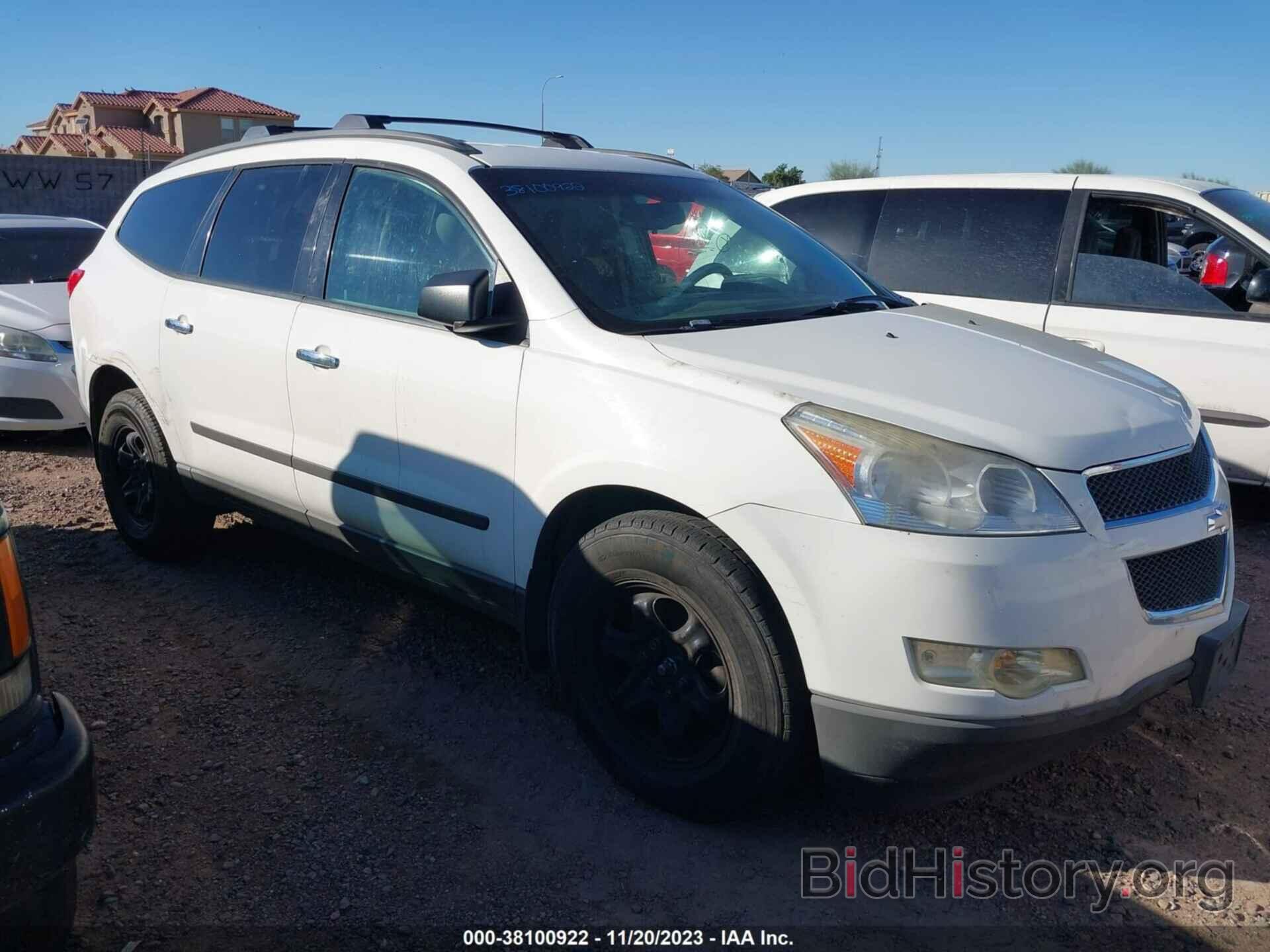 Photo 1GNKRFEDXCJ201942 - CHEVROLET TRAVERSE 2012