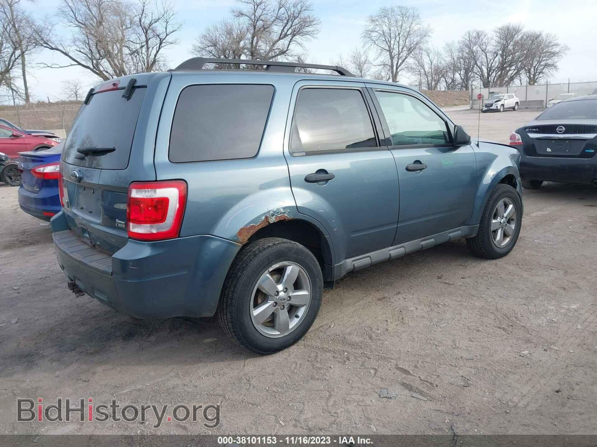 2011 FORD ESCAPE - VIN: 1FMCU0DG8BKA92860 - Фото 4