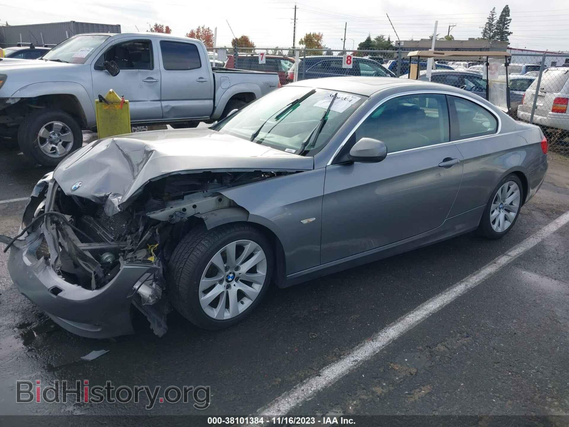 2011 BMW 328I - VIN: WBAKE5C59BE755004 - Фото 2