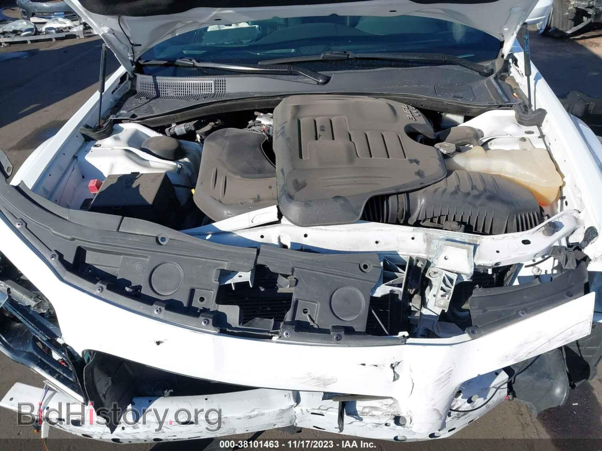 2019 CHRYSLER 300 - VIN: 2C3CCABG8KH708083 - Фото 10