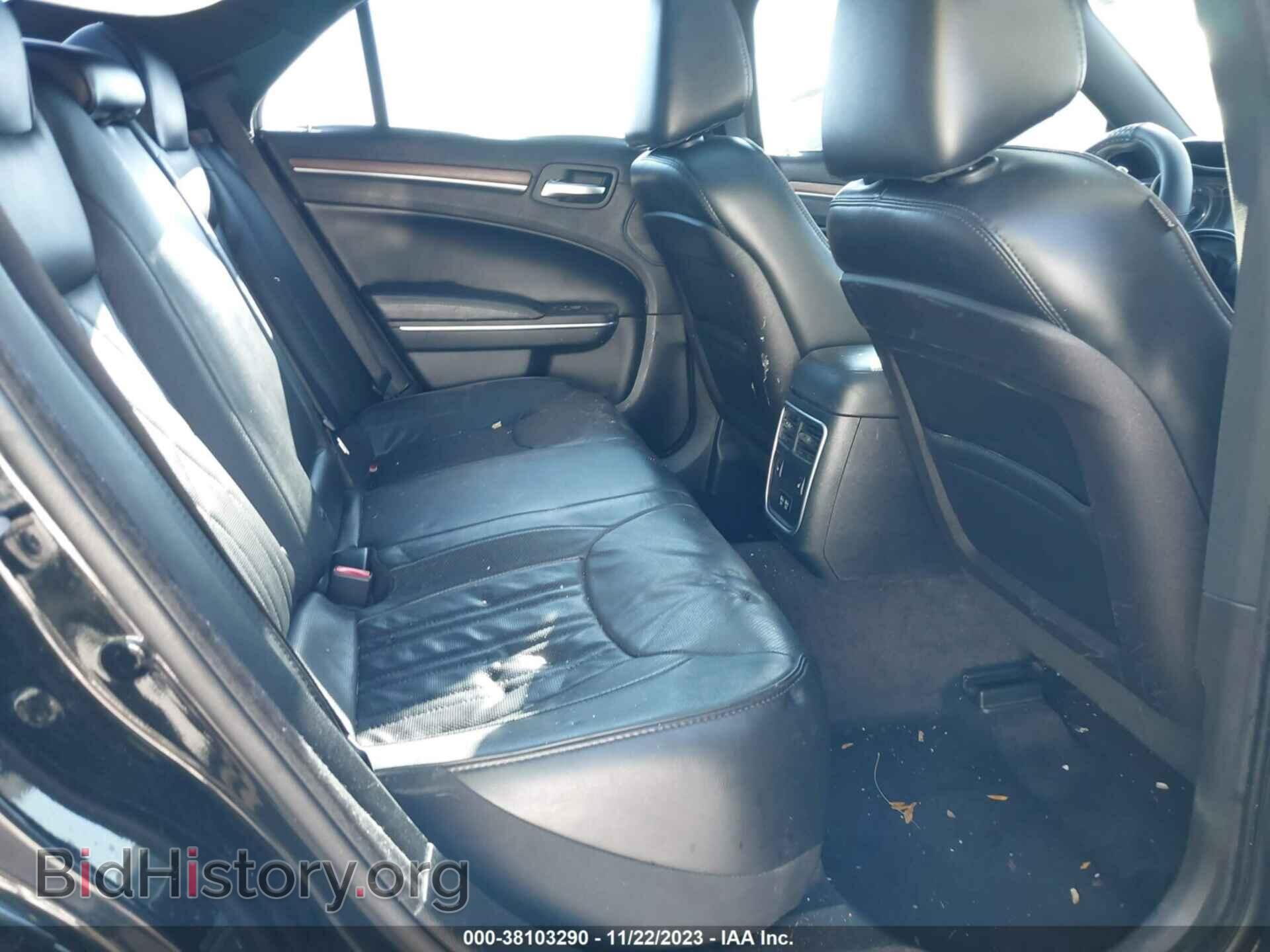 2016 CHRYSLER 300 - VIN: 2C3CCASG6GH331034 - Фото 8