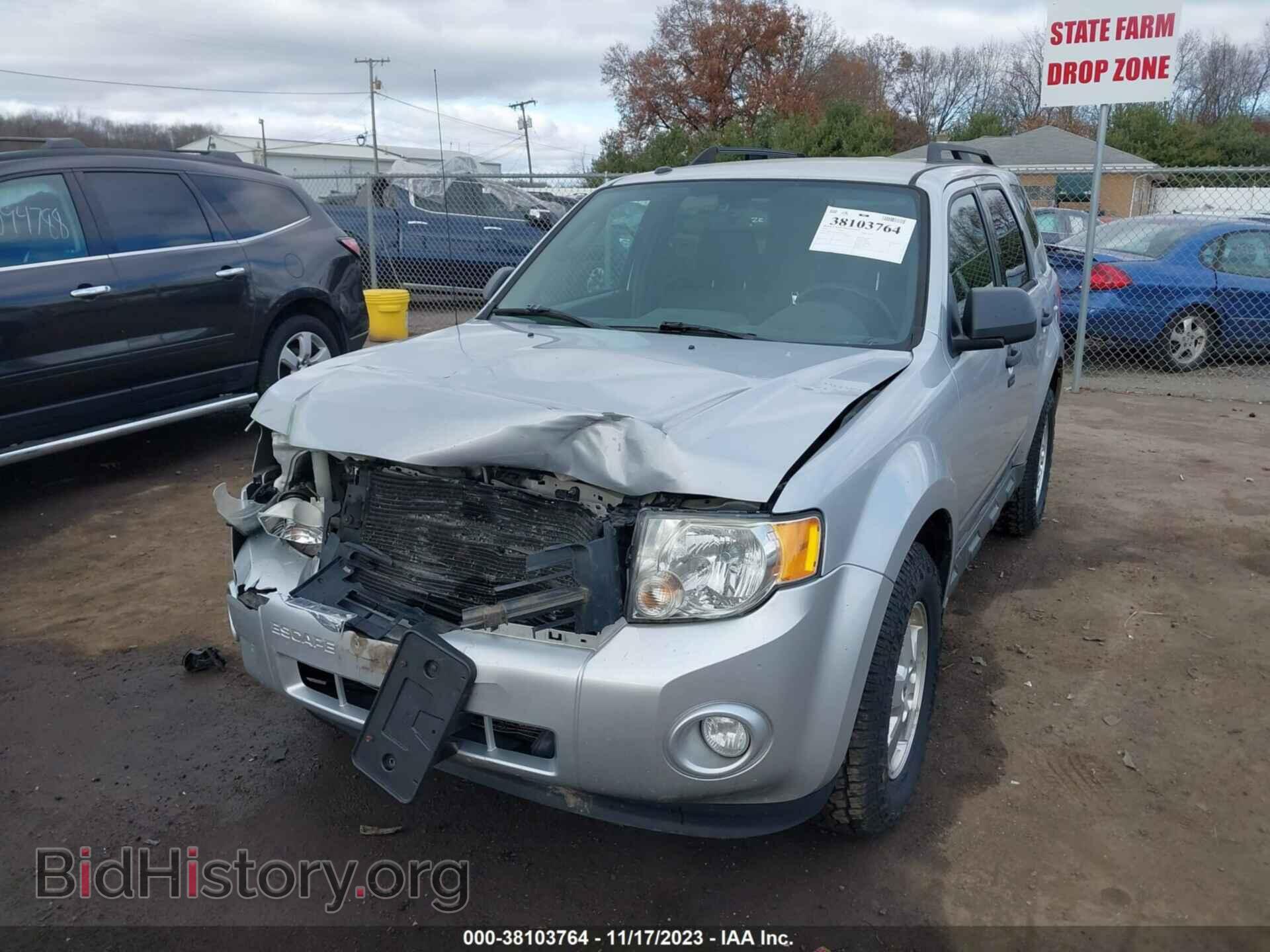 2011 FORD ESCAPE - VIN: 1FMCU9D75BKC11744 - Фото 2