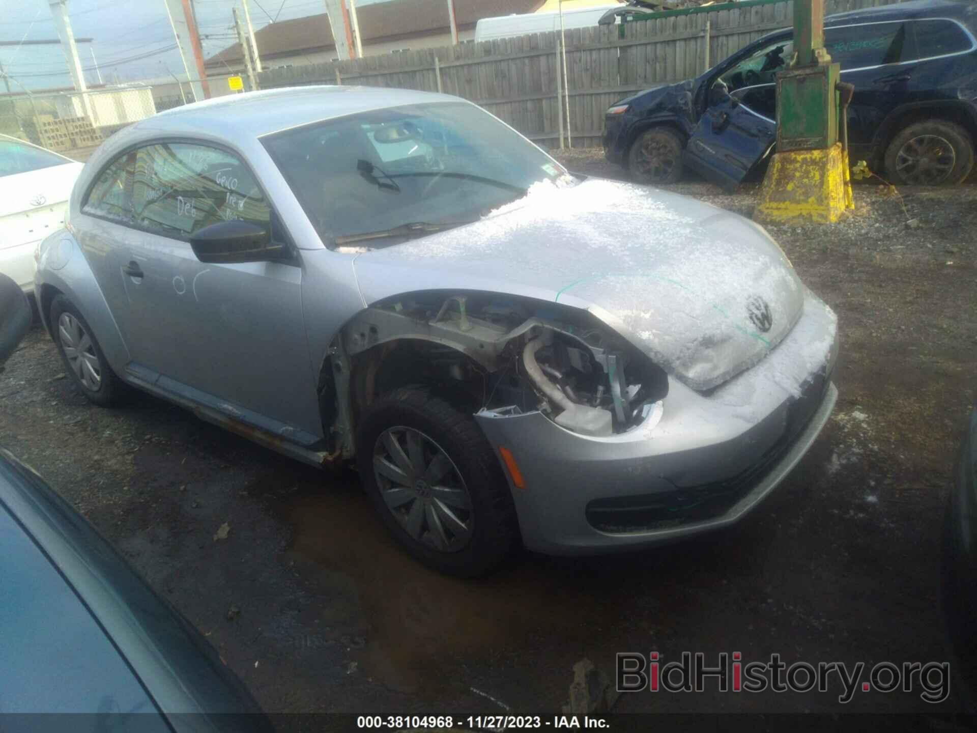 Photo 3VWFP7AT0DM627109 - VOLKSWAGEN BEETLE 2013