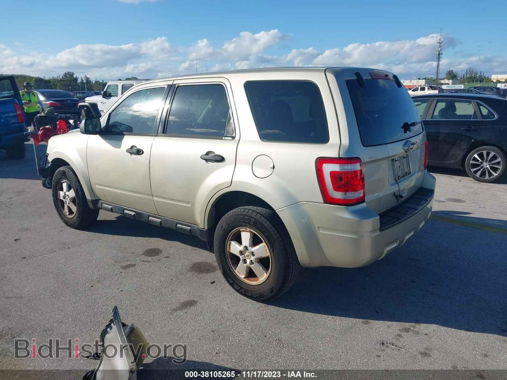 2010 FORD ESCAPE - VIN: 1FMCU0C70AKD42687 - Фото 3