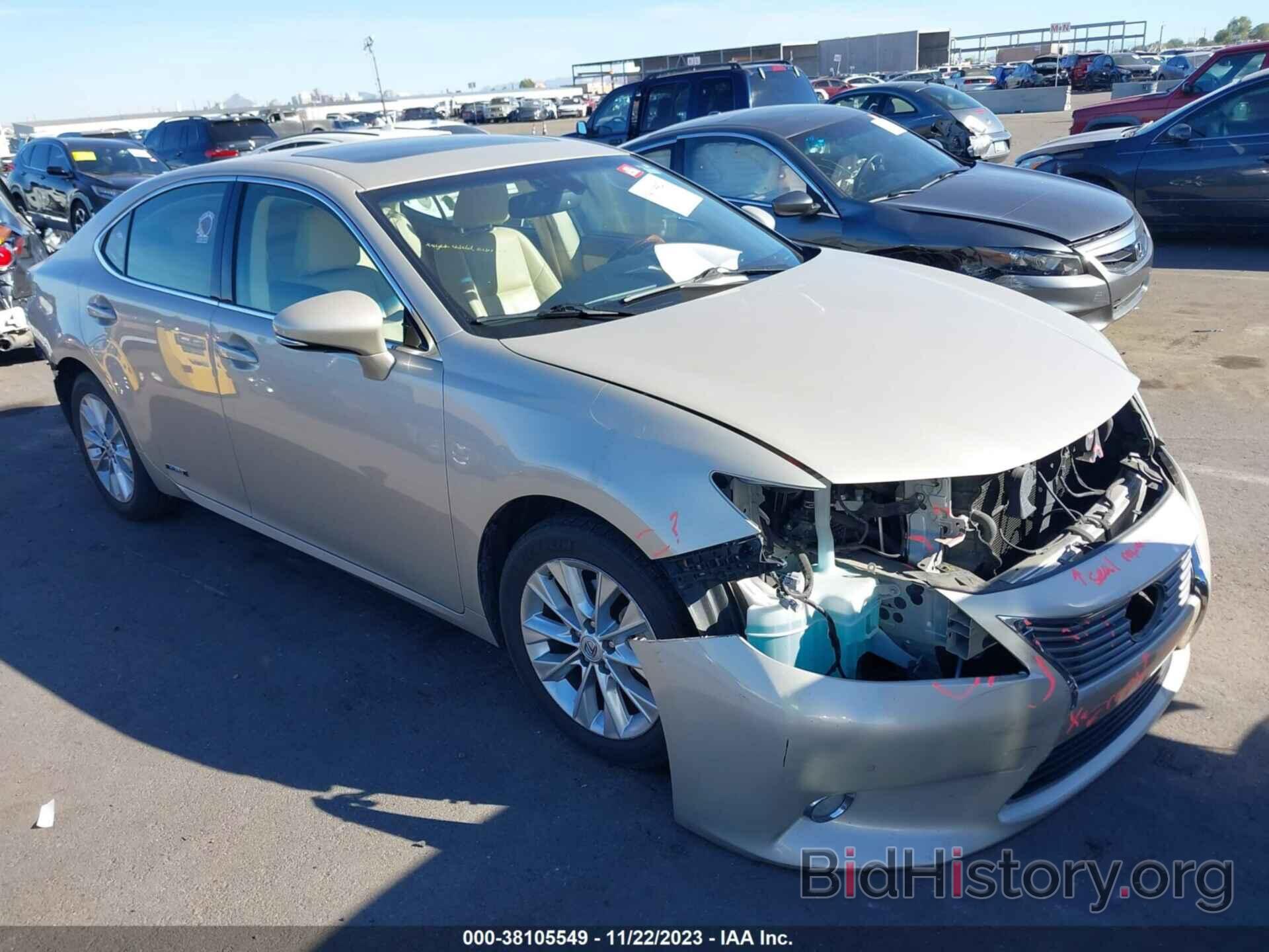 Photo JTHBW1GG0D2025232 - LEXUS ES 300H 2013