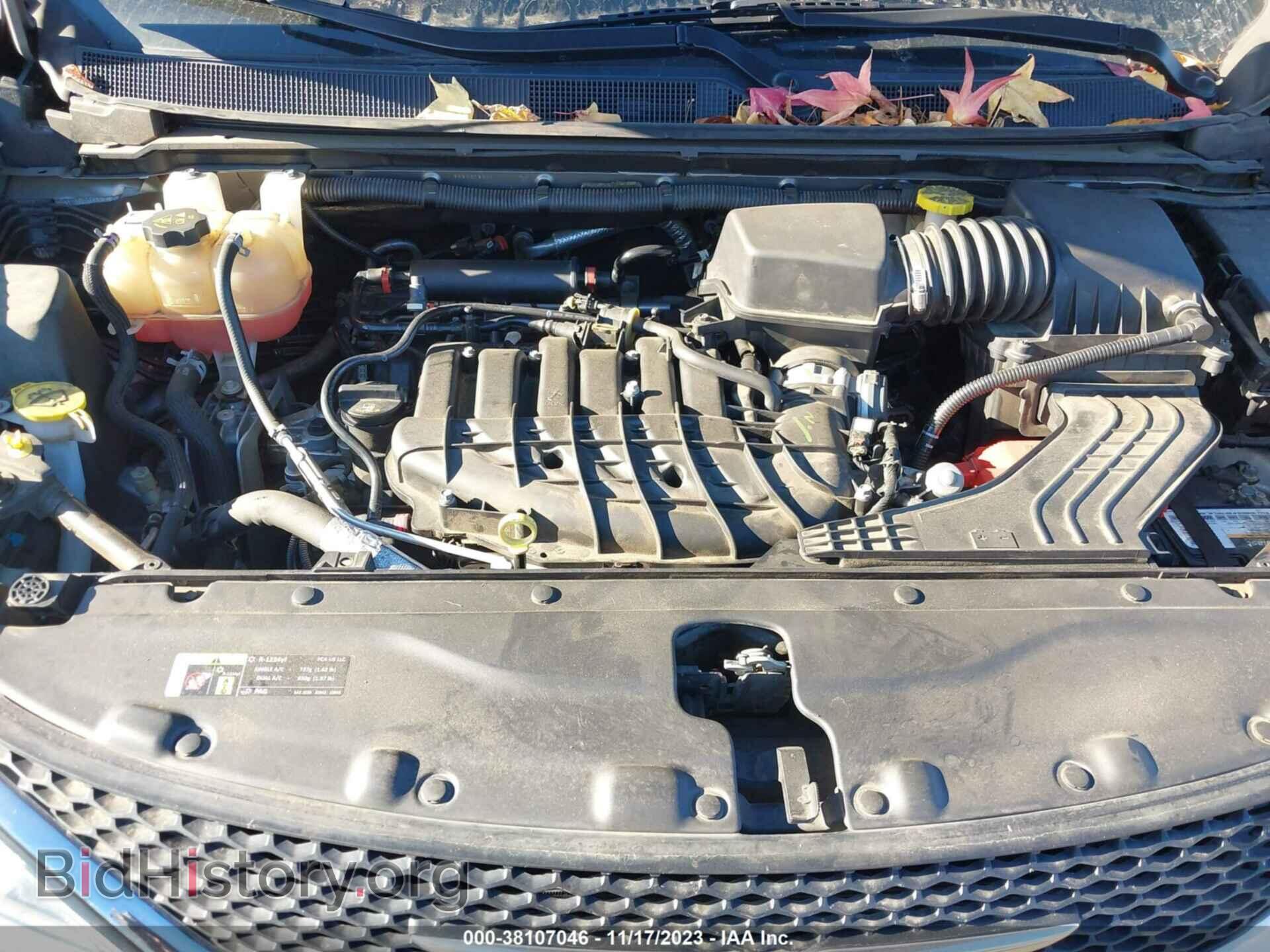 2017 CHRYSLER PACIFICA - VIN: 2C4RC1BGXHR642242 - Photo 10
