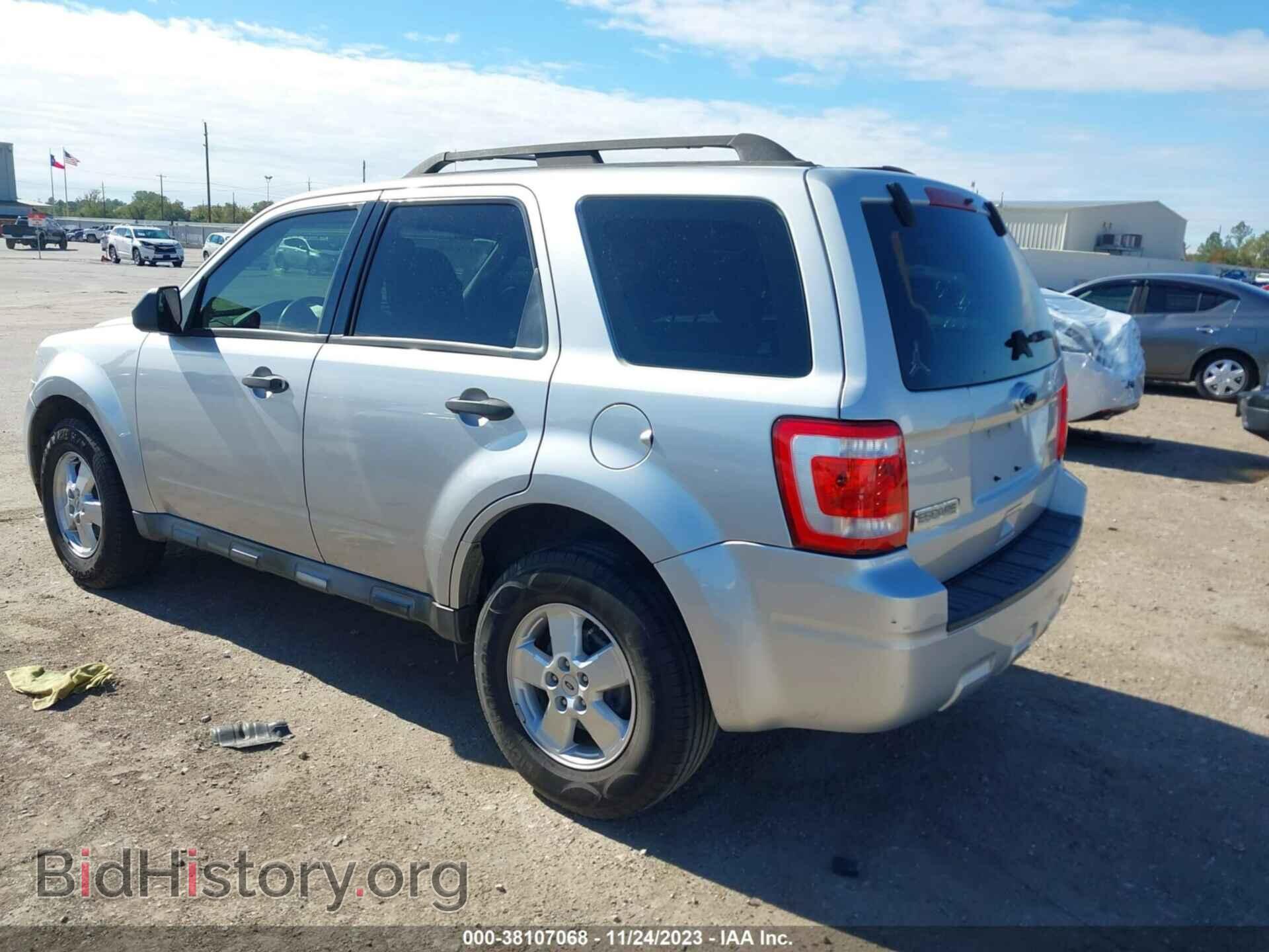 2010 FORD ESCAPE - VIN: 1FMCU0C74AKB07824 - Фото 3