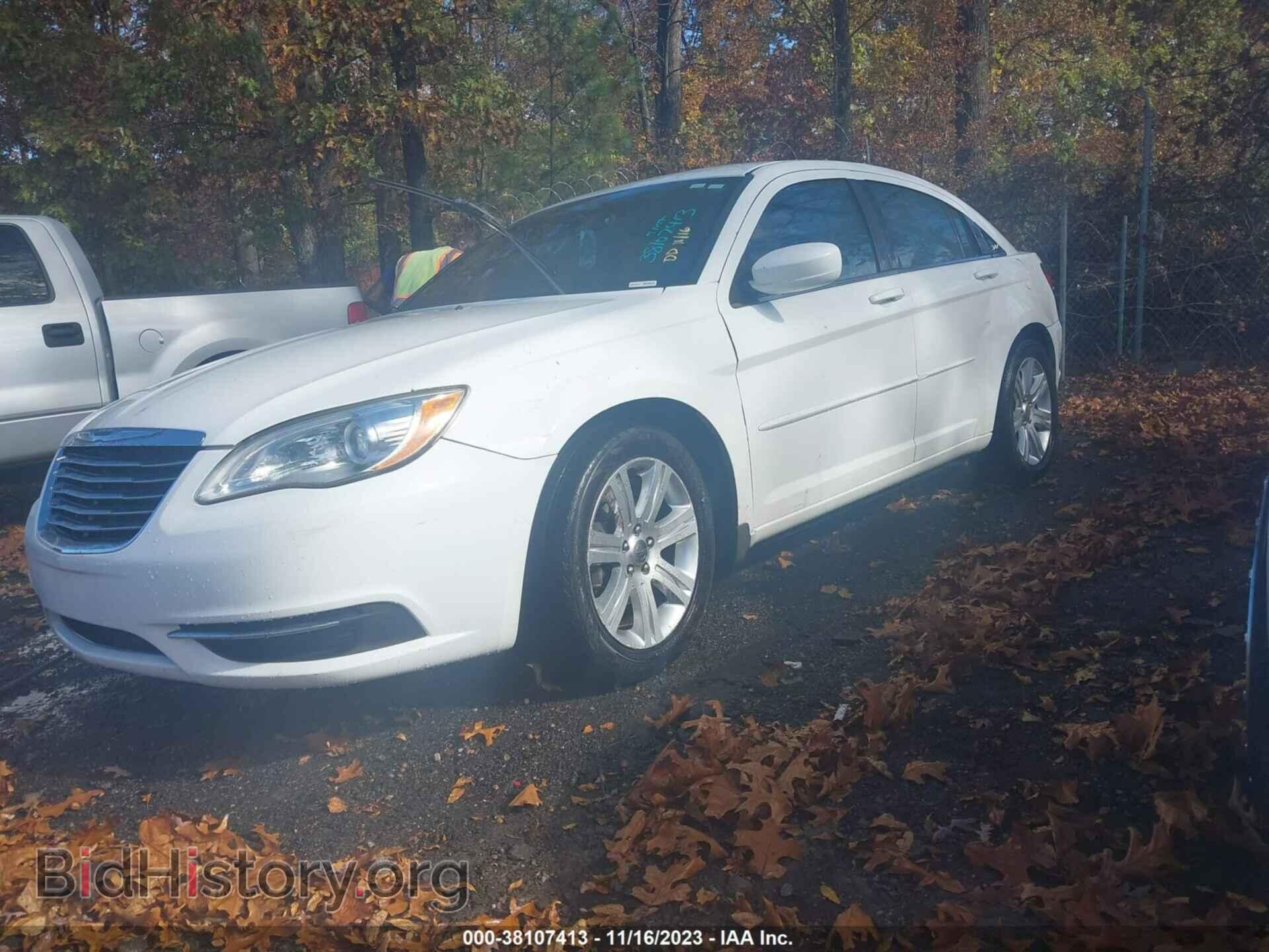 2013 CHRYSLER 200 - VIN: 1C3CCBBB5DN656416 - Photo 2