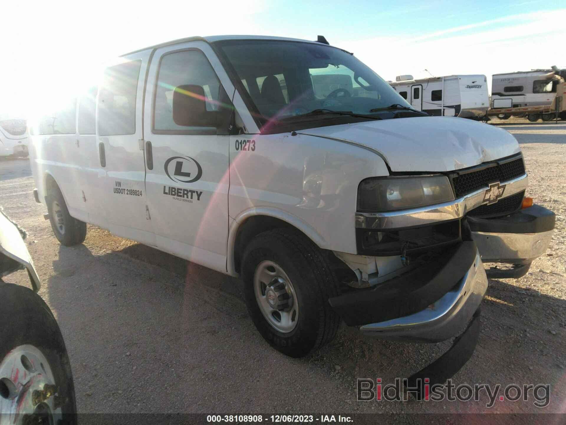 Photo 1GAZGPFG6L1160732 - CHEVROLET EXPRESS PASSENGER 2020