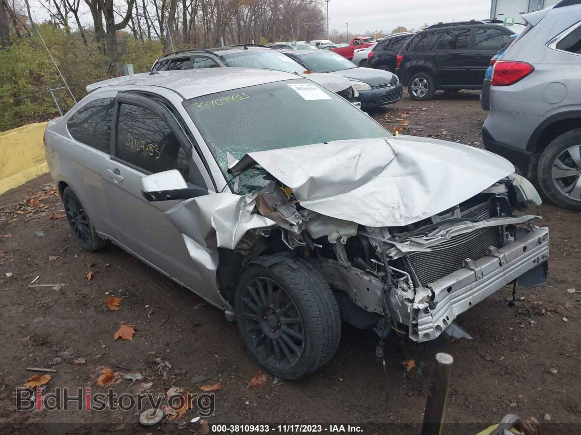 Photo 1FAHP3DN9AW109065 - FORD FOCUS 2010