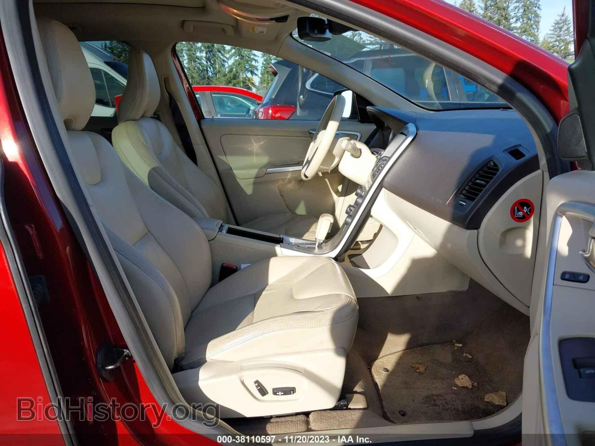 2011 VOLVO XC60 - VIN: YV4940DL2B2187066 - Фото 5