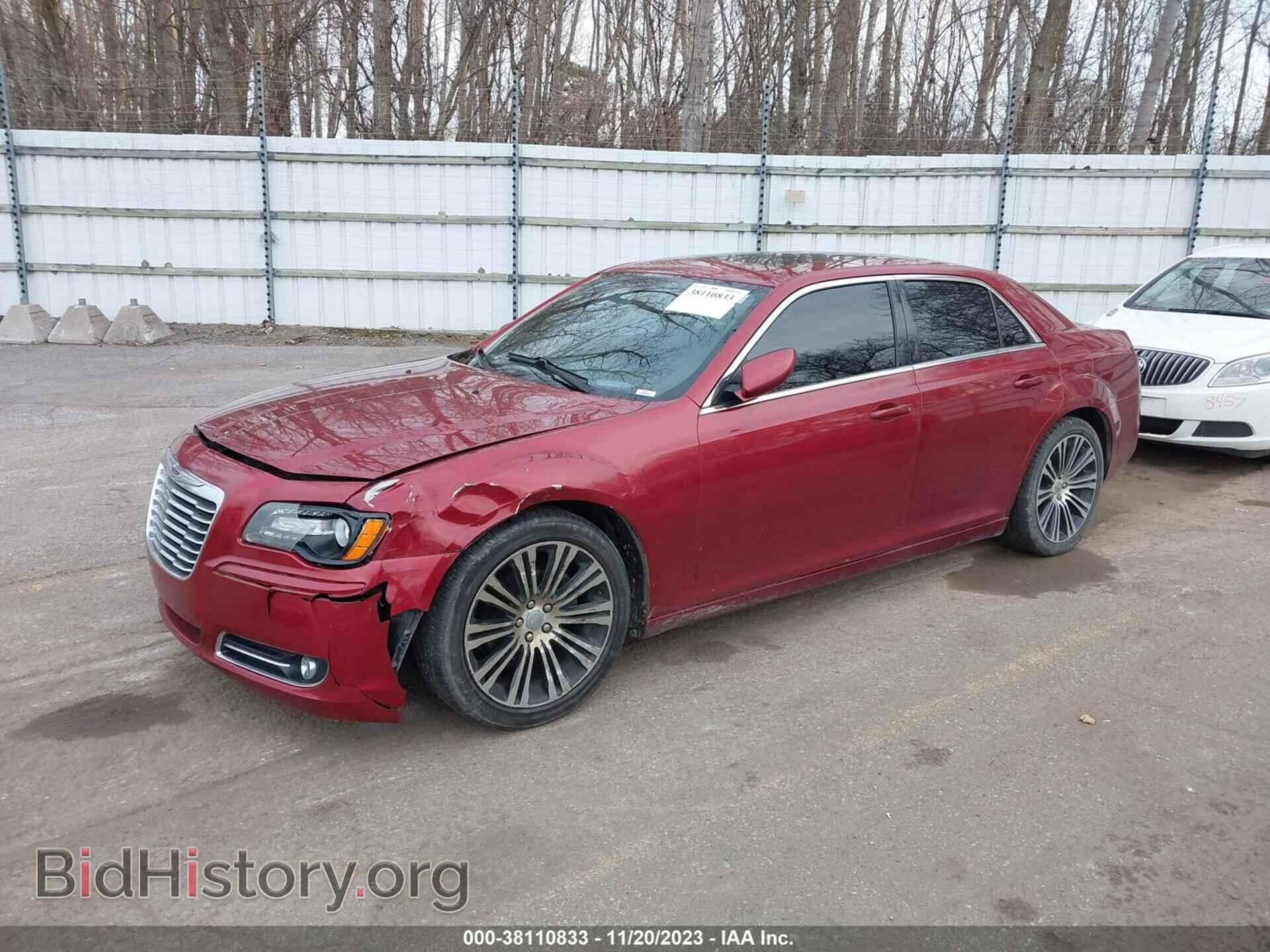 2012 CHRYSLER 300 - VIN: 2C3CCABG2CH263163 - Фото 2