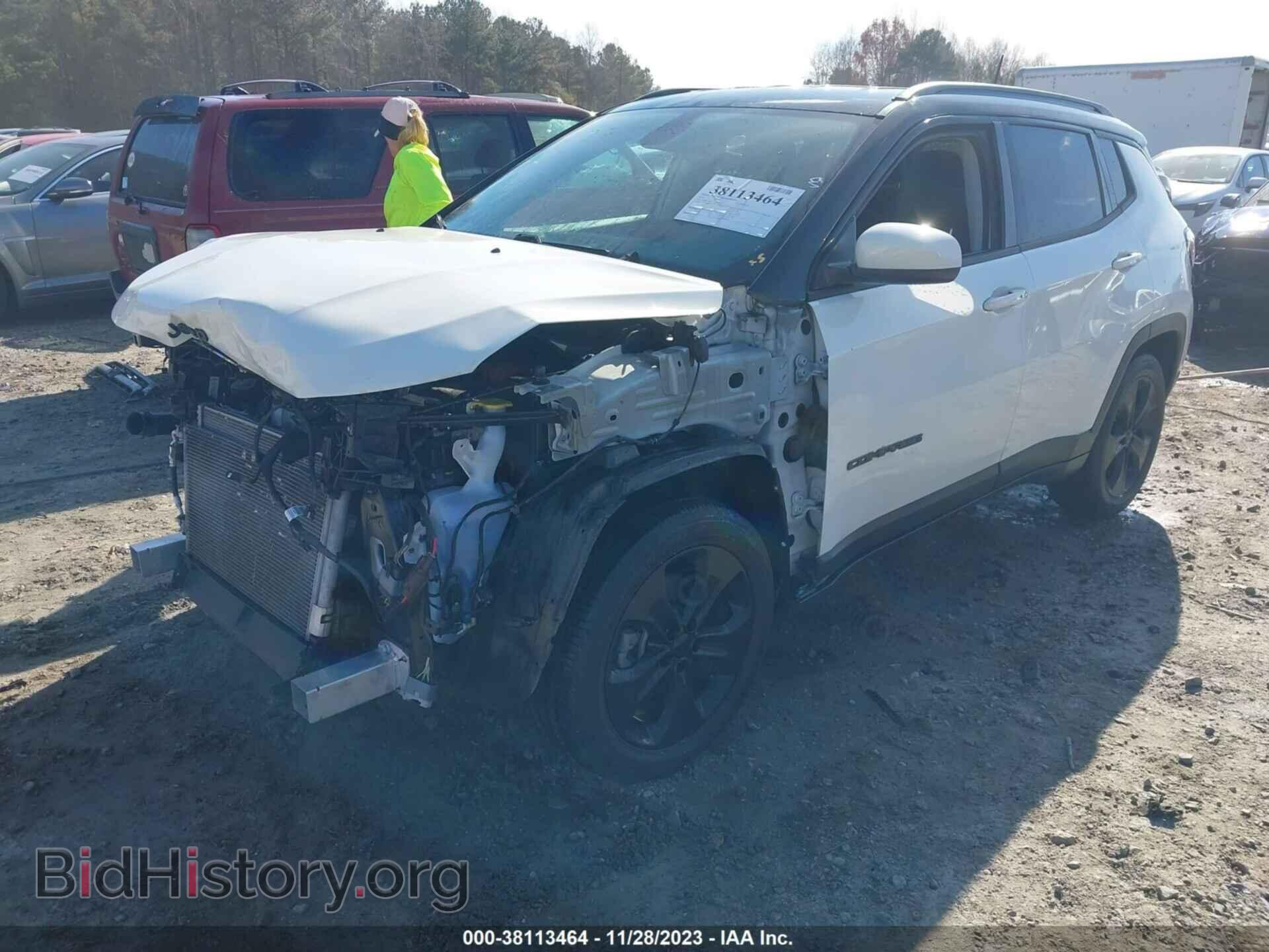 2020 JEEP COMPASS - VIN: 3C4NJCBB2LT141128 - Фото 2