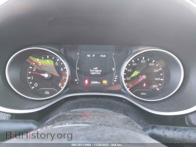 2020 Jeep COMPASS (VIN 3C4NJCBB2LT141128) — photo 7 of 17