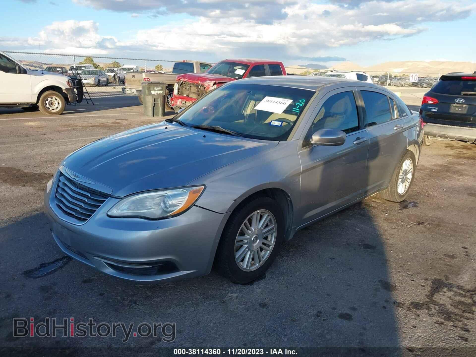 2013 CHRYSLER 200 - VIN: 1C3CCBAB5DN689918 - Photo 2