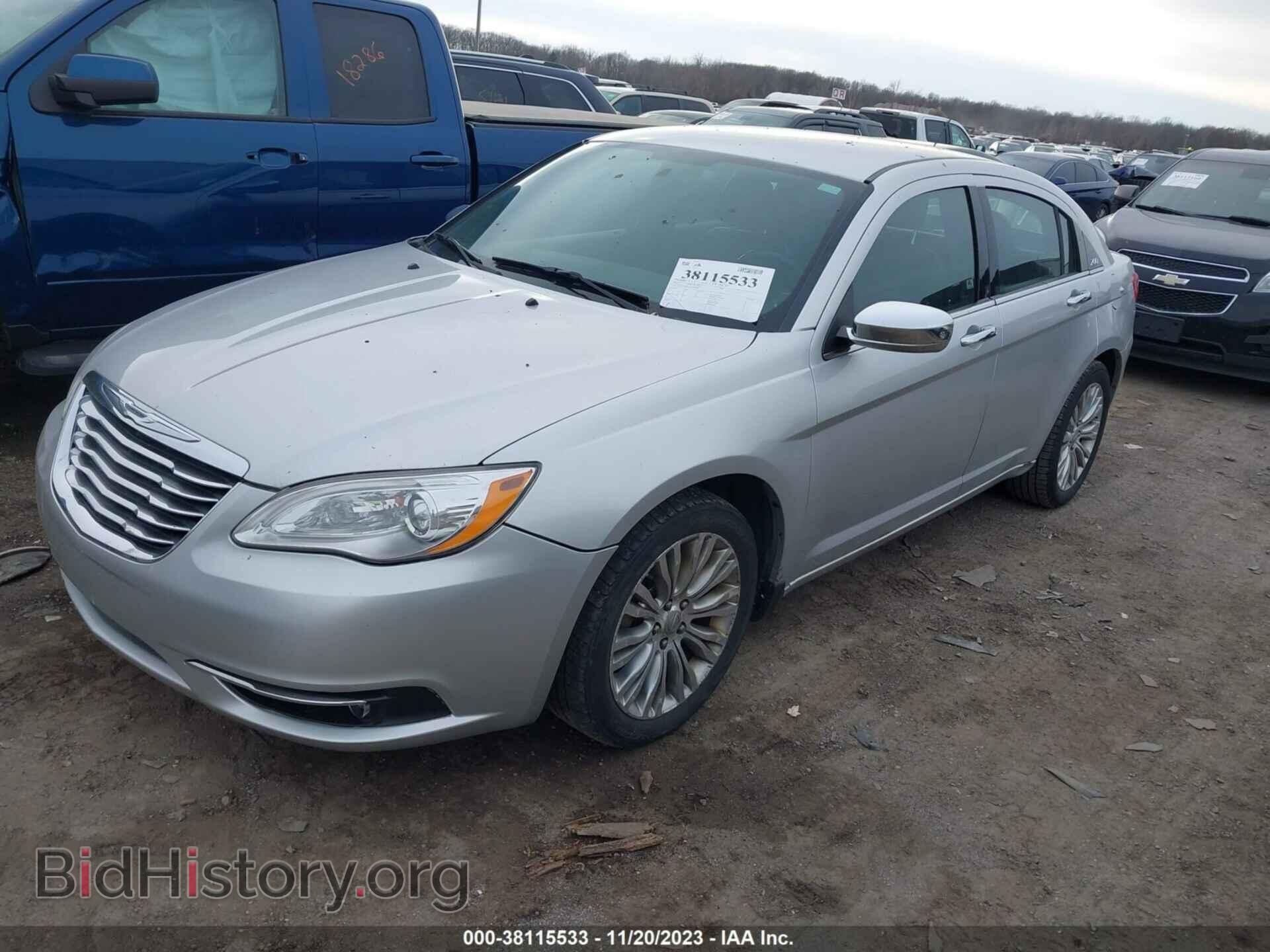 2012 CHRYSLER 200 - VIN: 1C3CCBCB2CN263986 - Фото 2