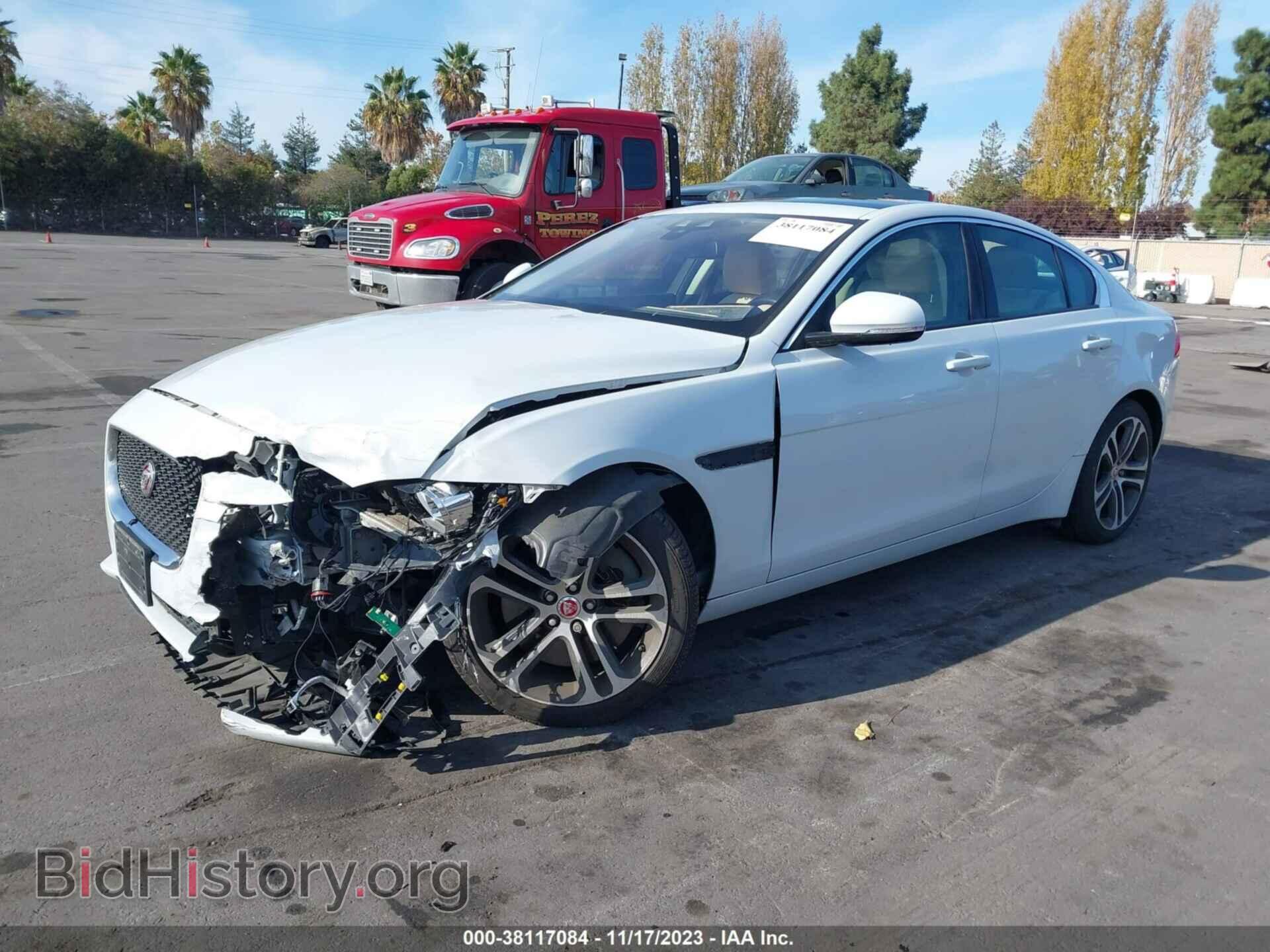 2017 JAGUAR XE - VIN: SAJAD4BV9HA974334 - Фото 2