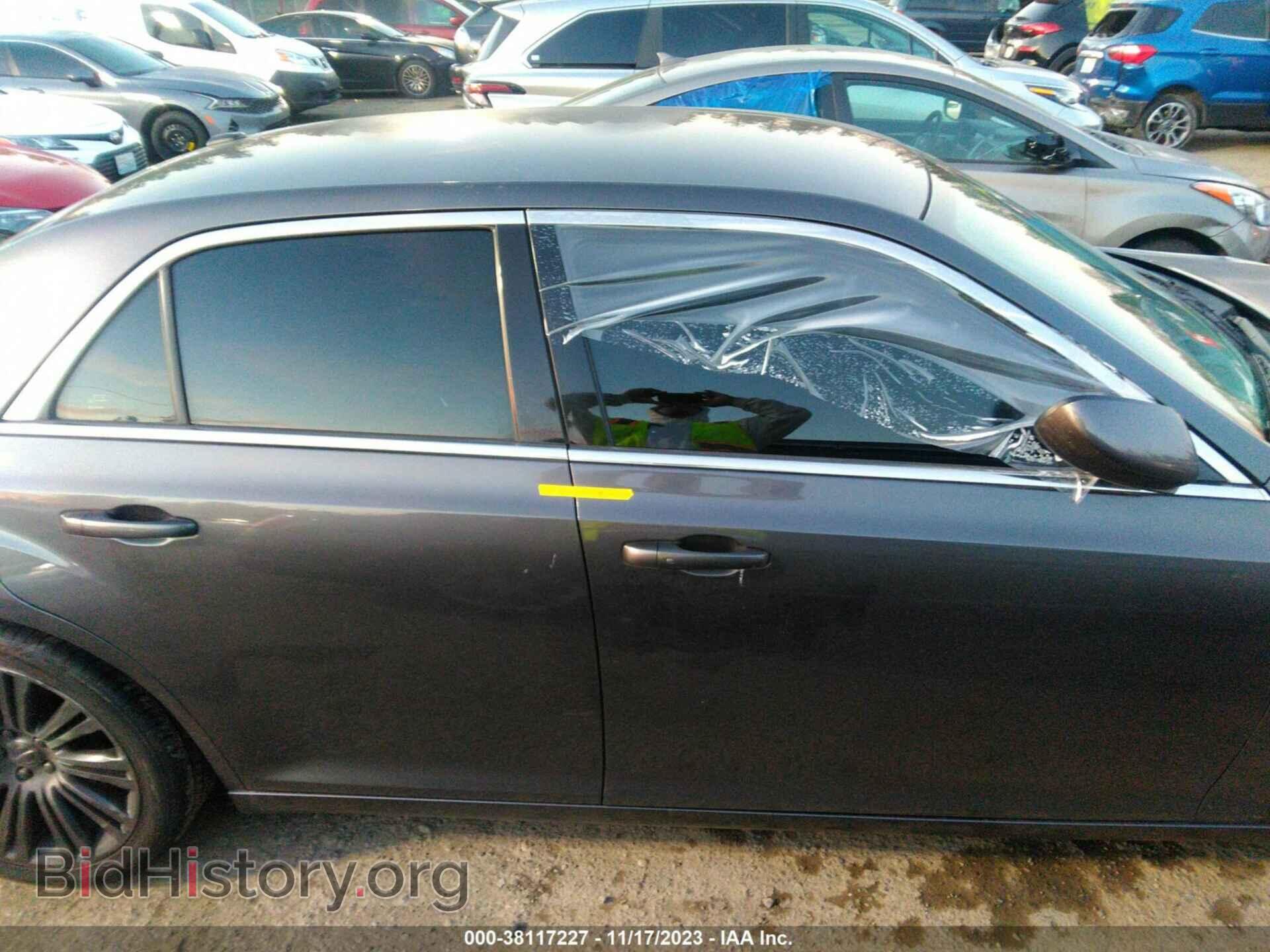 2013 CHRYSLER 300 - VIN: 2C3CCABG7DH723242 - Фото 12