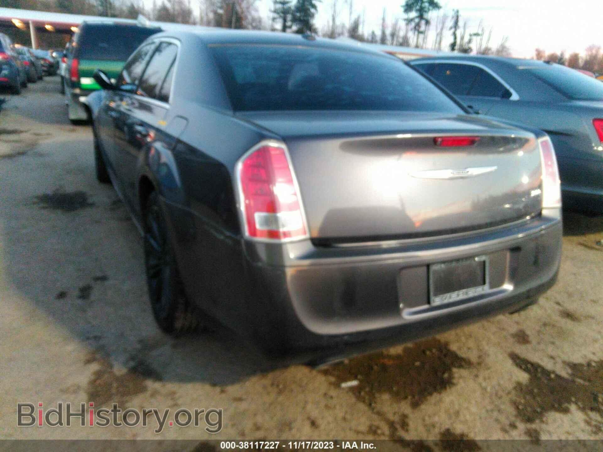 2013 CHRYSLER 300 - VIN: 2C3CCABG7DH723242 - Фото 3