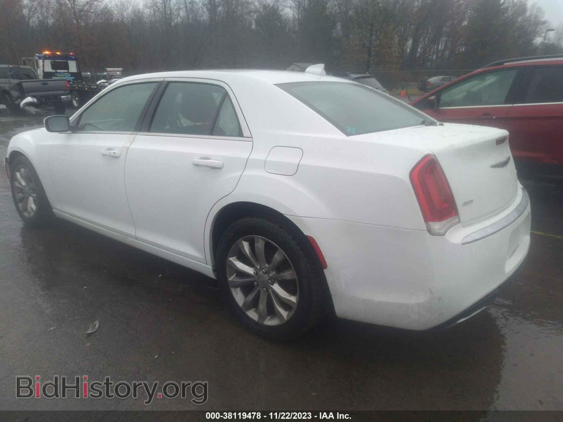 2016 CHRYSLER 300 - VIN: 2C3CCARG0GH190872 - Фото 3