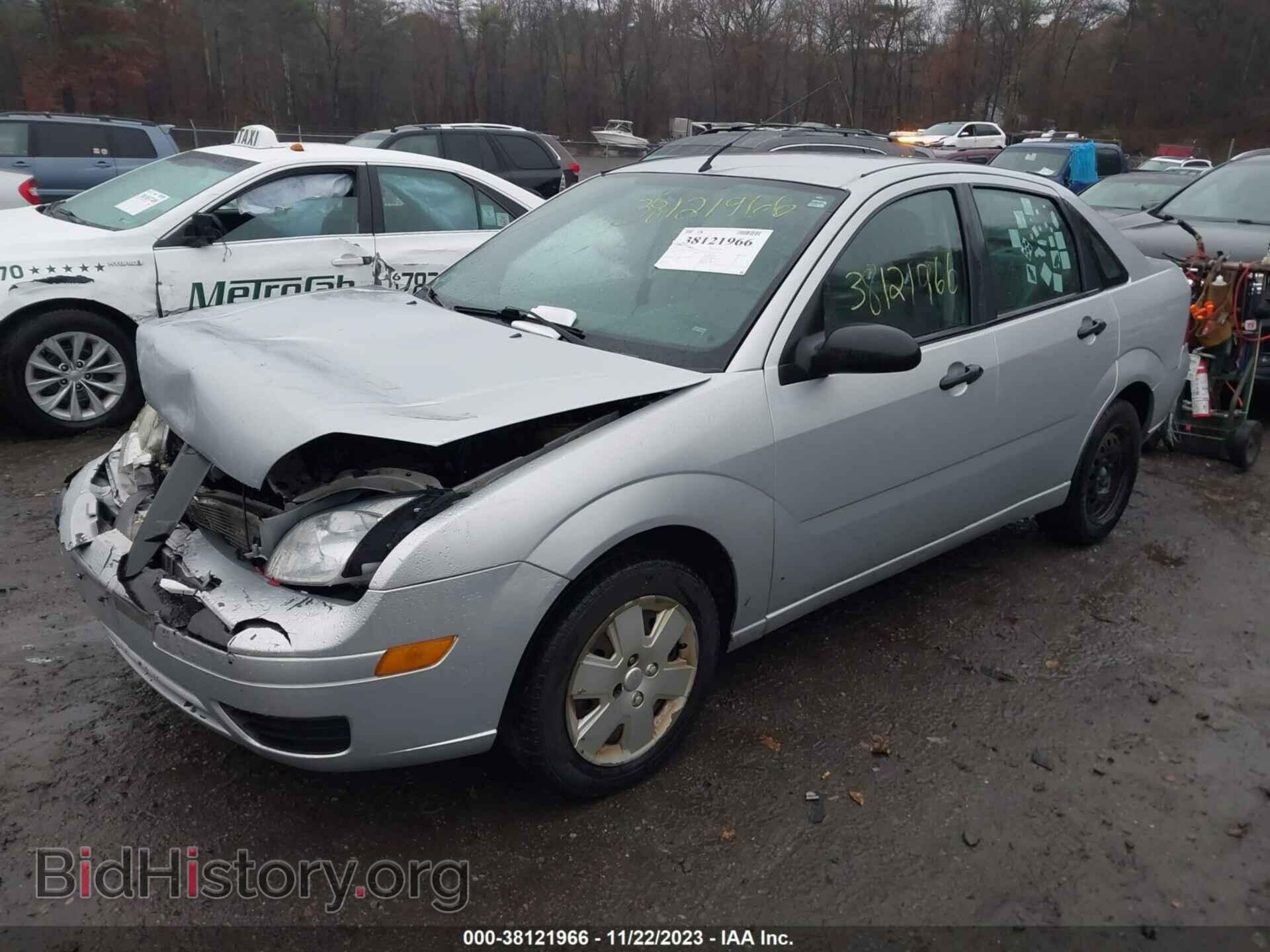 2007 FORD FOCUS - VIN: 1FAHP34N97W166021 - Фото 2