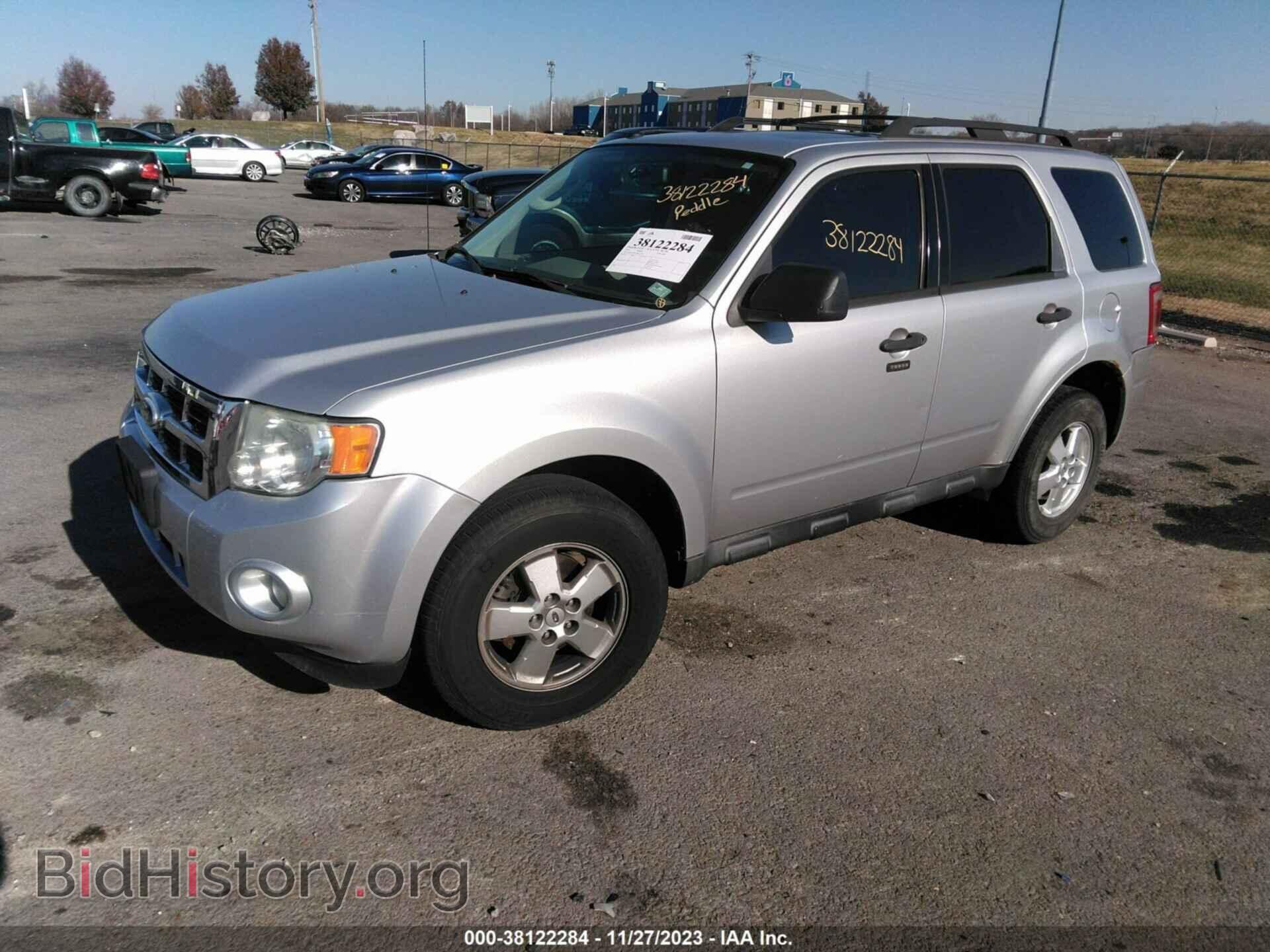 2011 FORD ESCAPE - VIN: 1FMCU0DG2BKA14381 - Фото 2