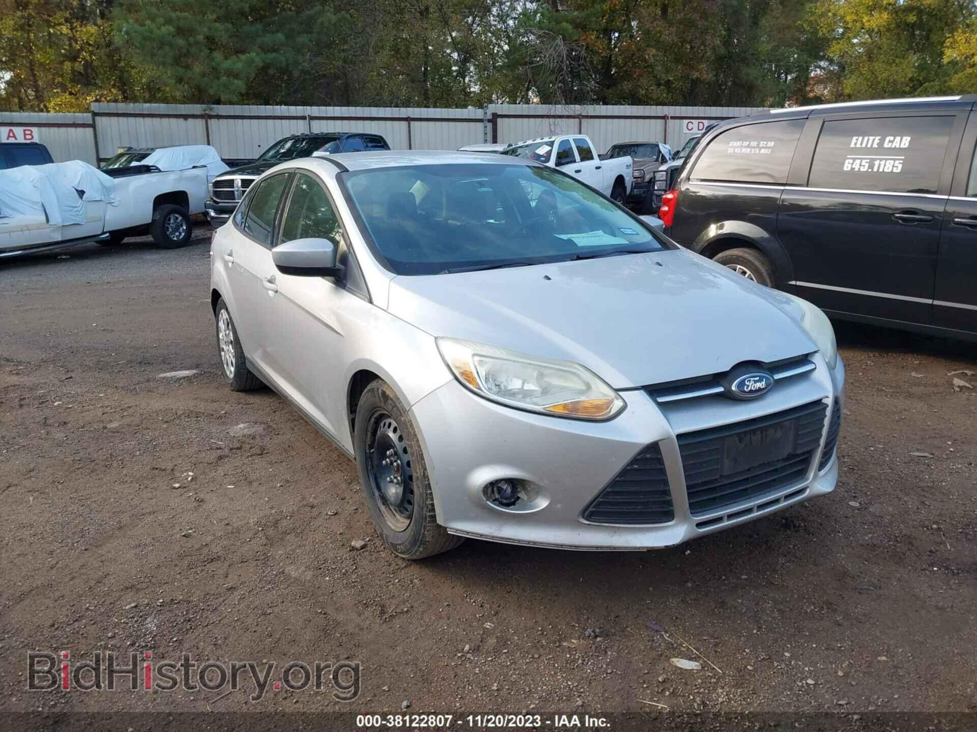 Photo 1FAHP3F25CL355151 - FORD FOCUS 2012