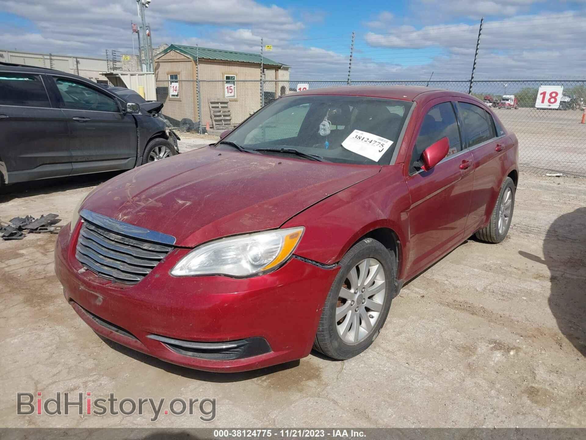 2011 CHRYSLER 200 - VIN: 1C3BC1FB5BN511485 - Фото 2