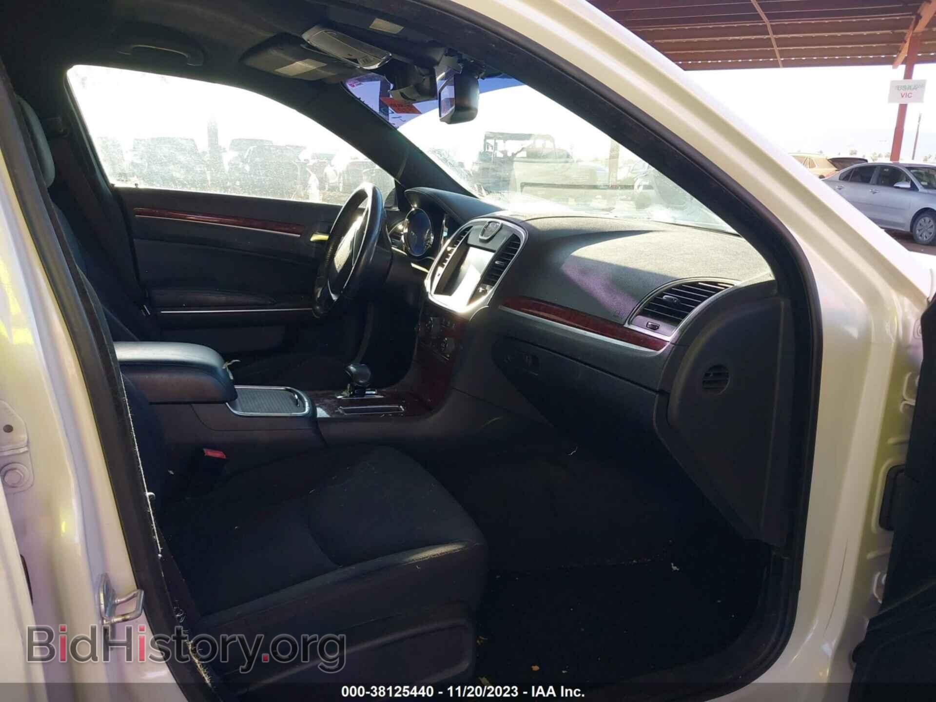 2012 CHRYSLER 300 - VIN: 2C3CCAAG7CH165909 - Фото 5