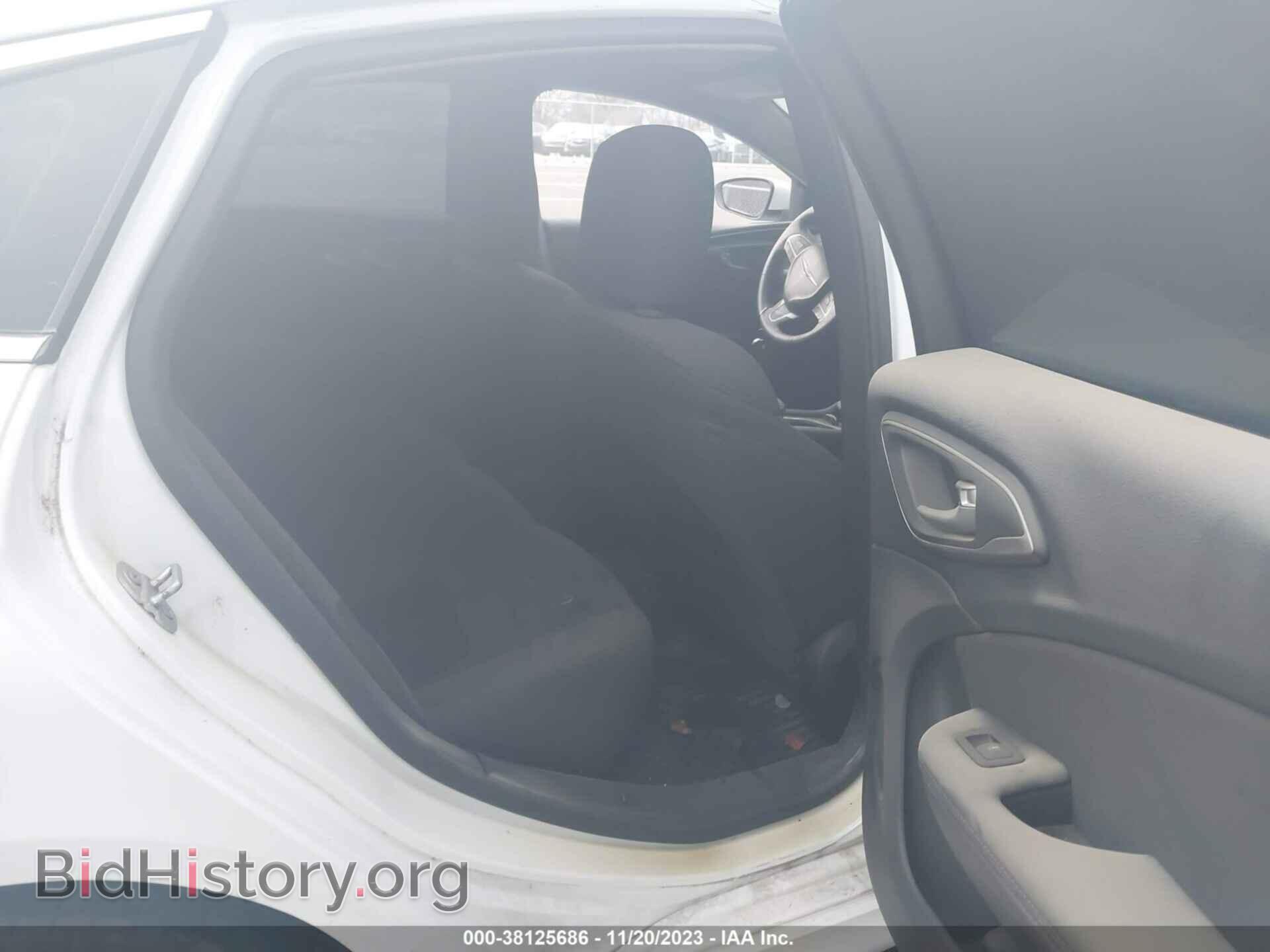 2015 CHRYSLER 200 - VIN: 1C3CCCFBXFN682559 - Фото 8
