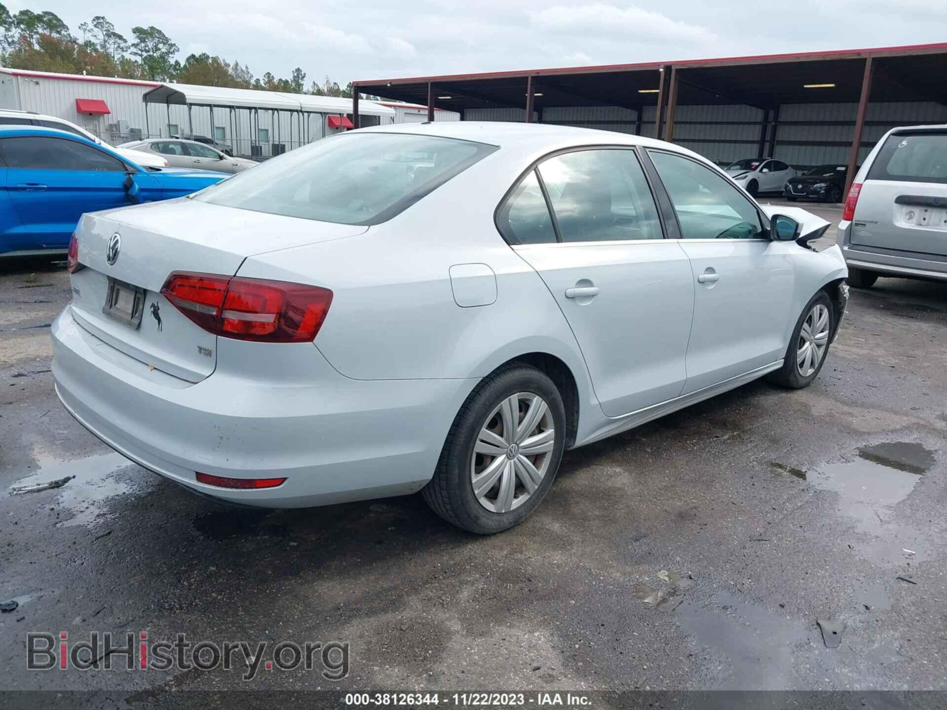2017 VOLKSWAGEN JETTA - VIN: 3VW2B7AJ8HM223458 - Фото 4