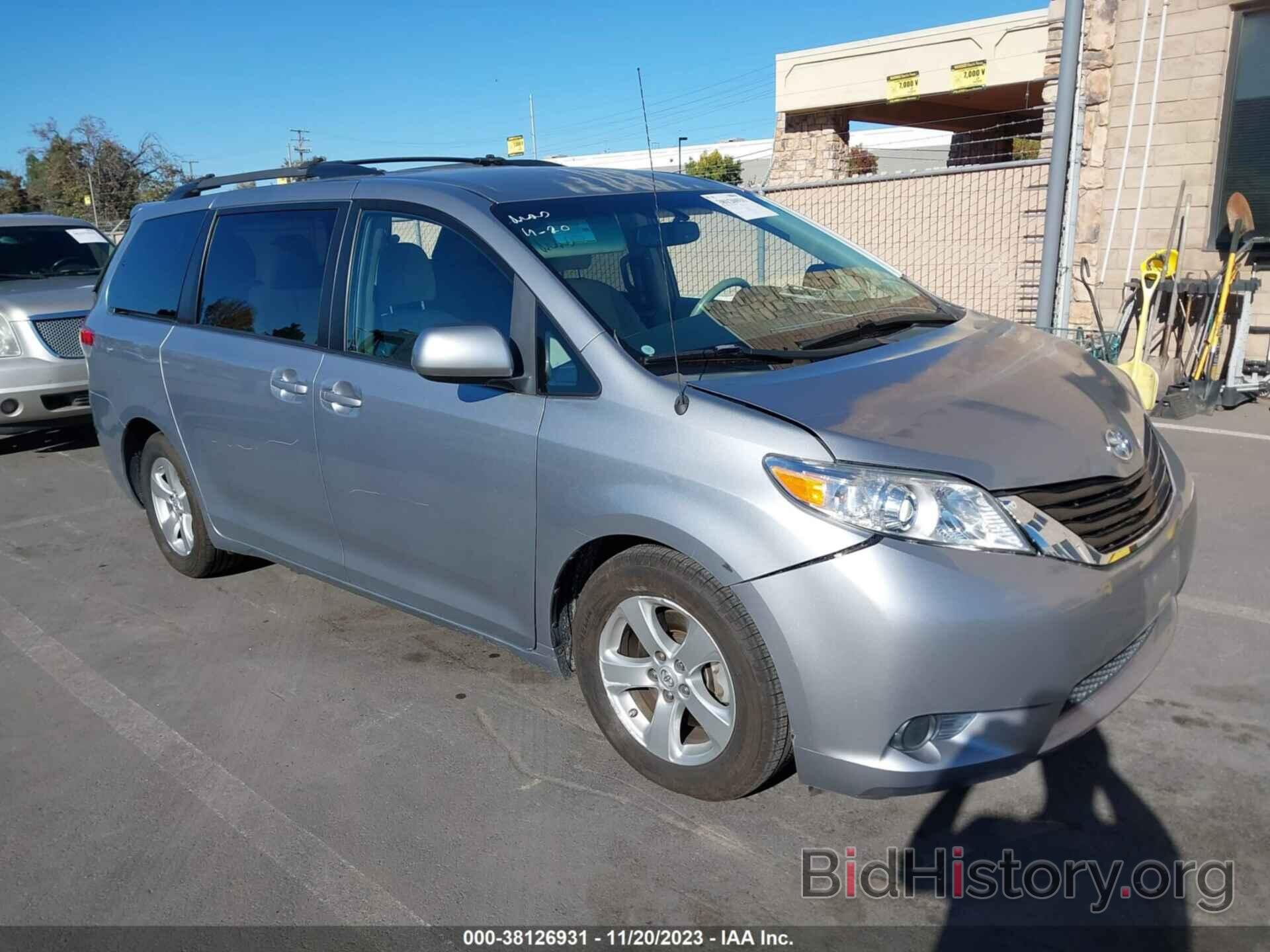 Photo 5TDKK3DC4DS330414 - TOYOTA SIENNA 2013