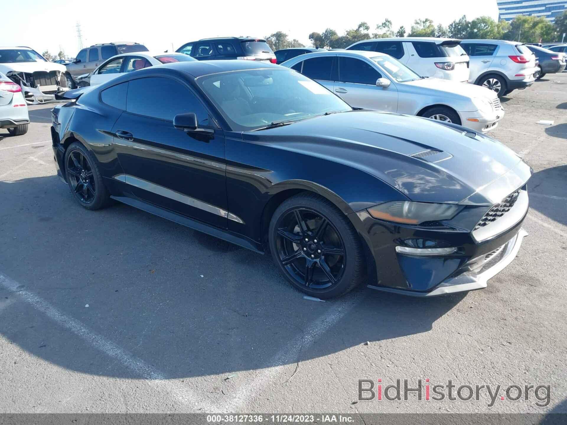 Photo 1FA6P8TH0J5129985 - FORD MUSTANG 2018