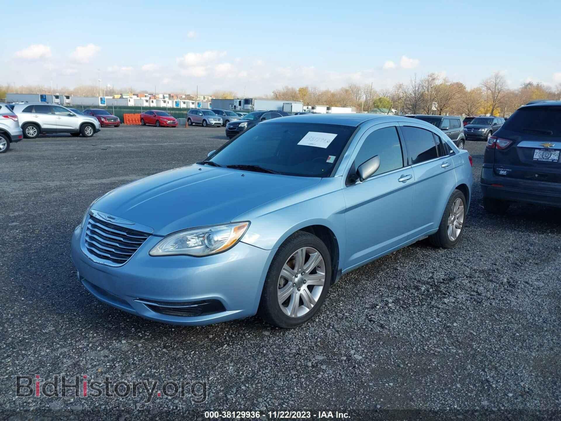 2013 CHRYSLER 200 - VIN: 1C3CCBBB9DN615352 - Photo 2