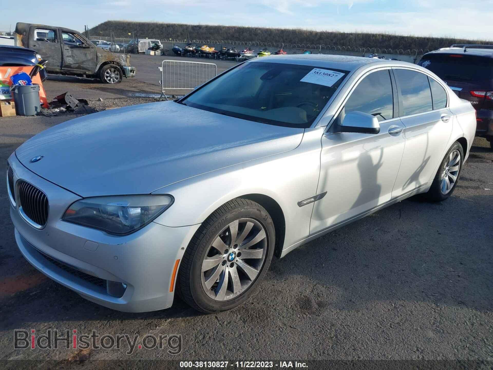 2009 BMW 750I - VIN: WBAKA83539CY35014 - Фото 2