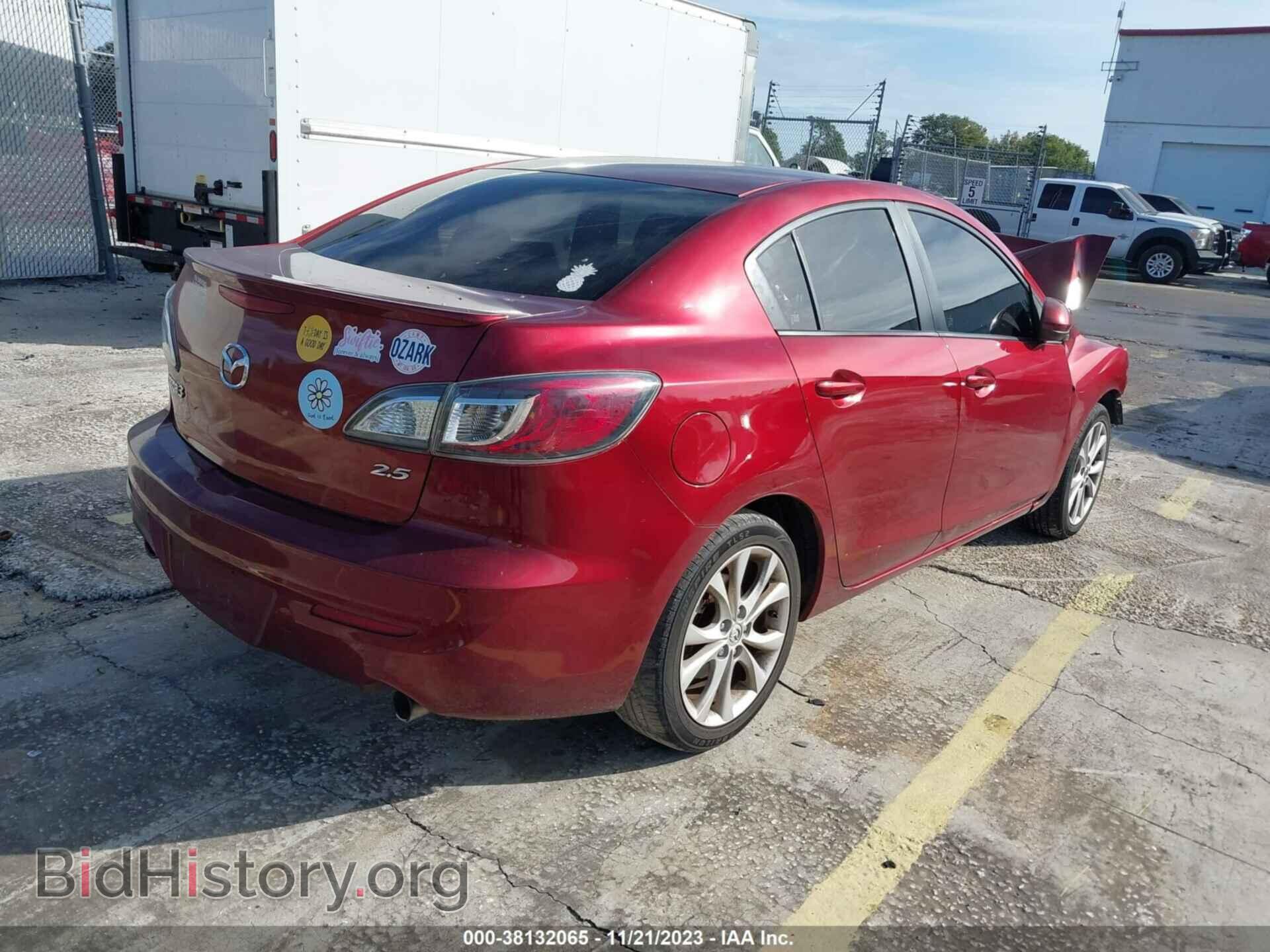 2011 MAZDA MAZDA3 - VIN: JM1BL1W53B1390372 - Фото 4