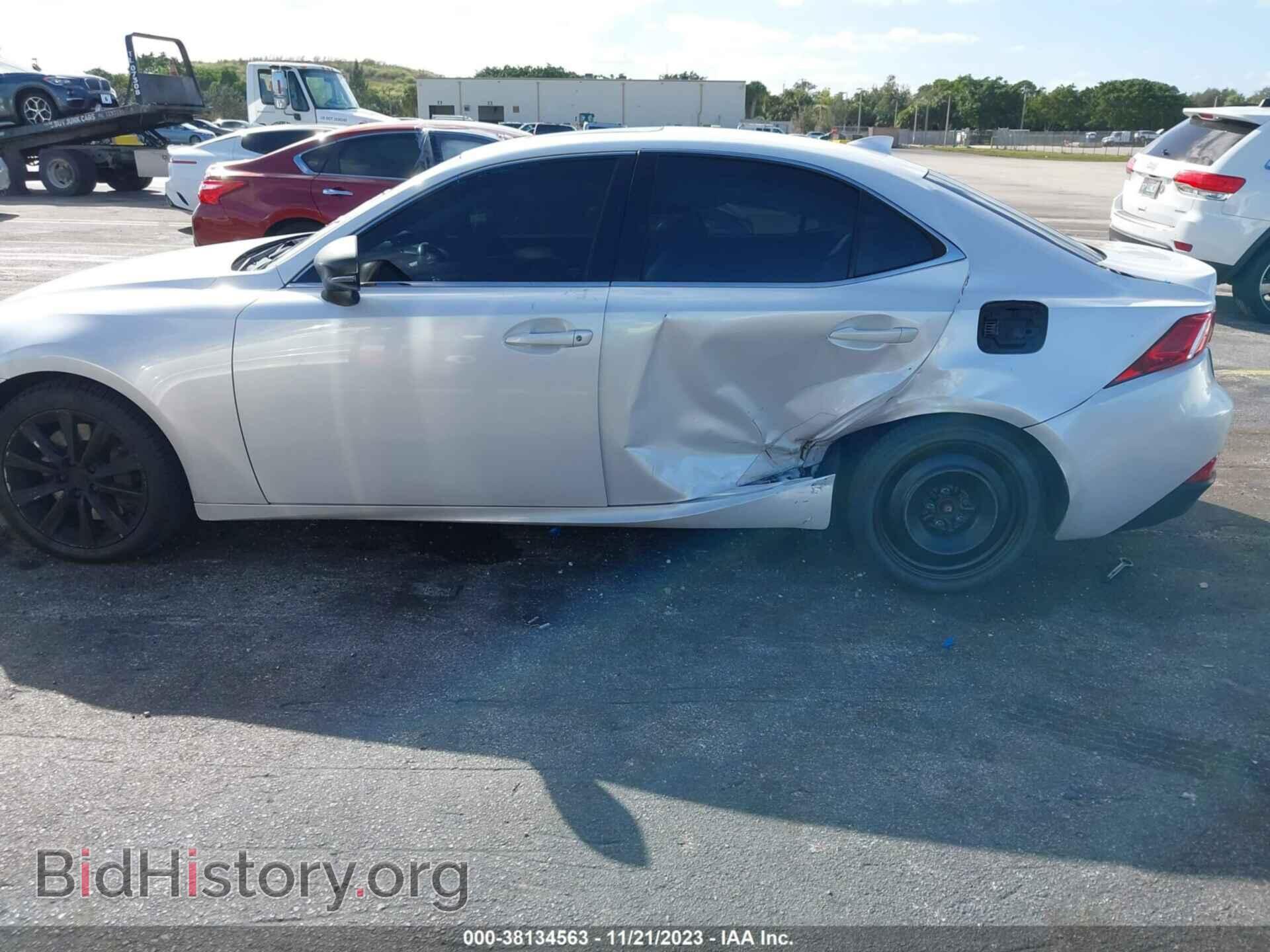 2016 LEXUS IS 200T - VIN: JTHBA1D25G5021901 - Фото 6