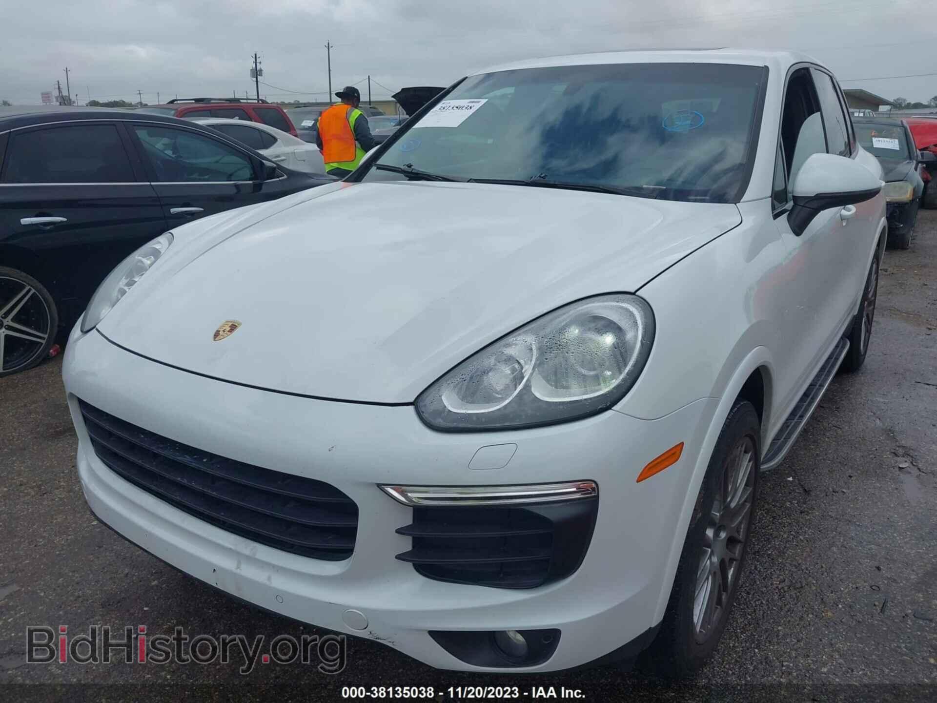 2017 PORSCHE CAYENNE - VIN: WP1AA2A25HKA81136 - Фото 2