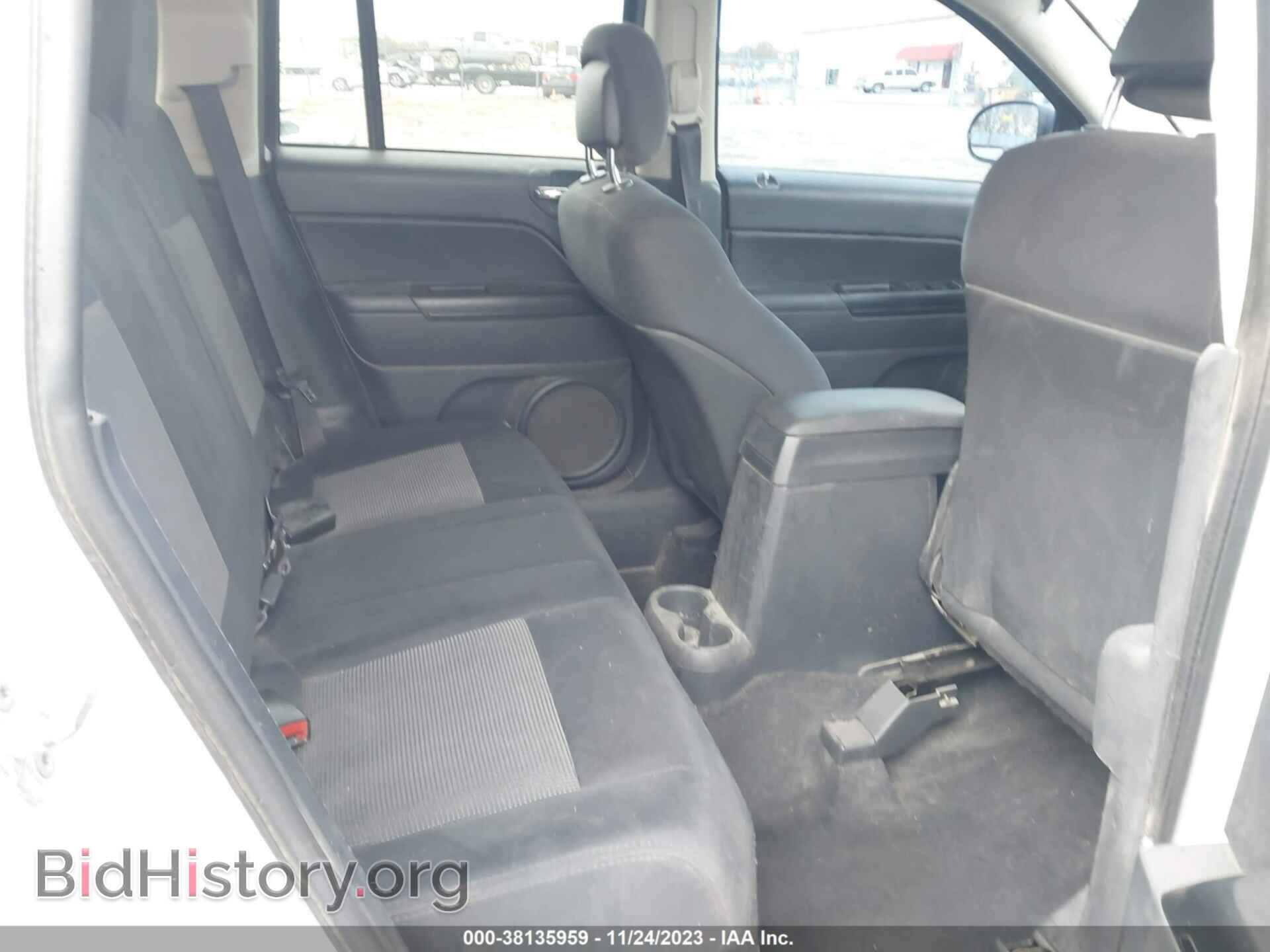 2011 JEEP COMPASS - VIN: 1J4NF1FB1BD279645 - Photo 8