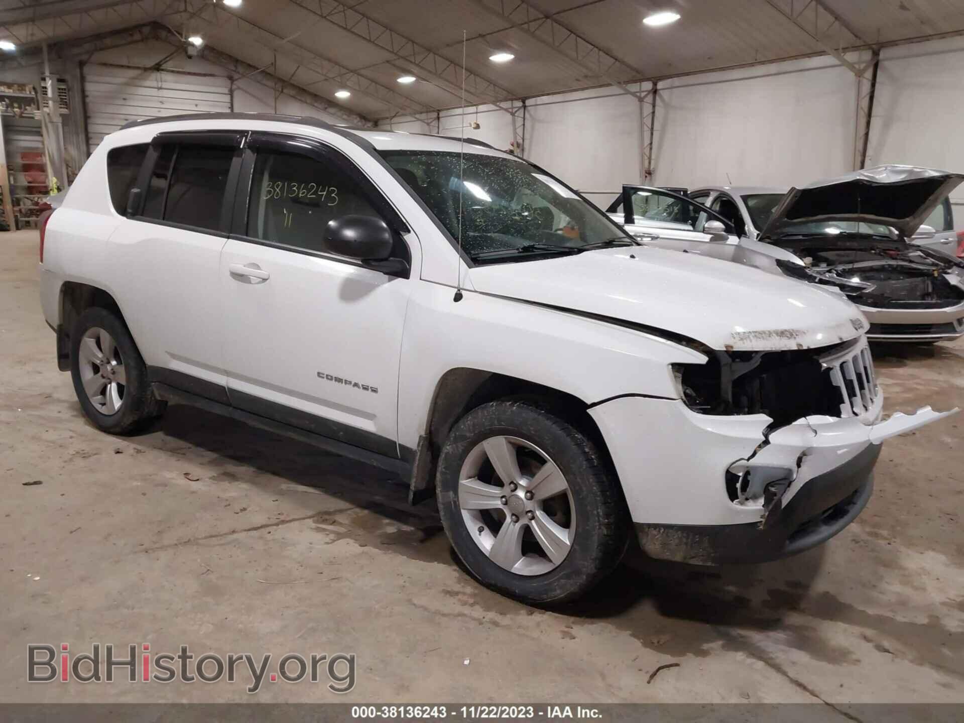 Photo 1J4NF1FB4BD281292 - JEEP COMPASS 2011
