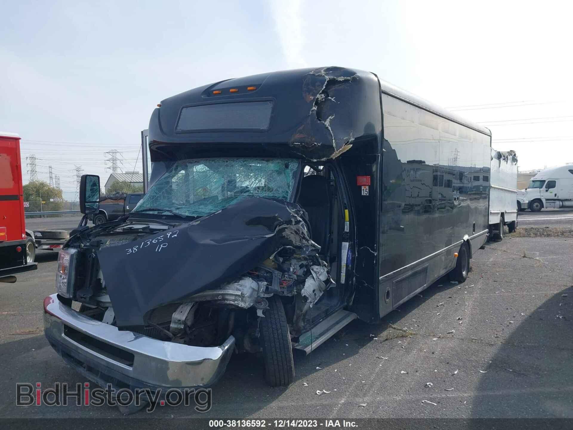 2015 FORD E-450 CUTAWAY - VIN: 1FDFE4FS6FDA07561 - Фото 2