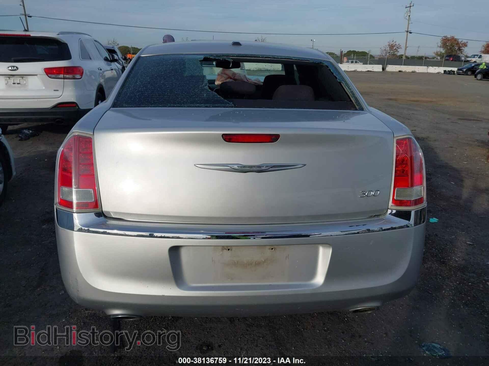2012 CHRYSLER 300 - VIN: 2C3CCAAG0CH126840 - Фото 16