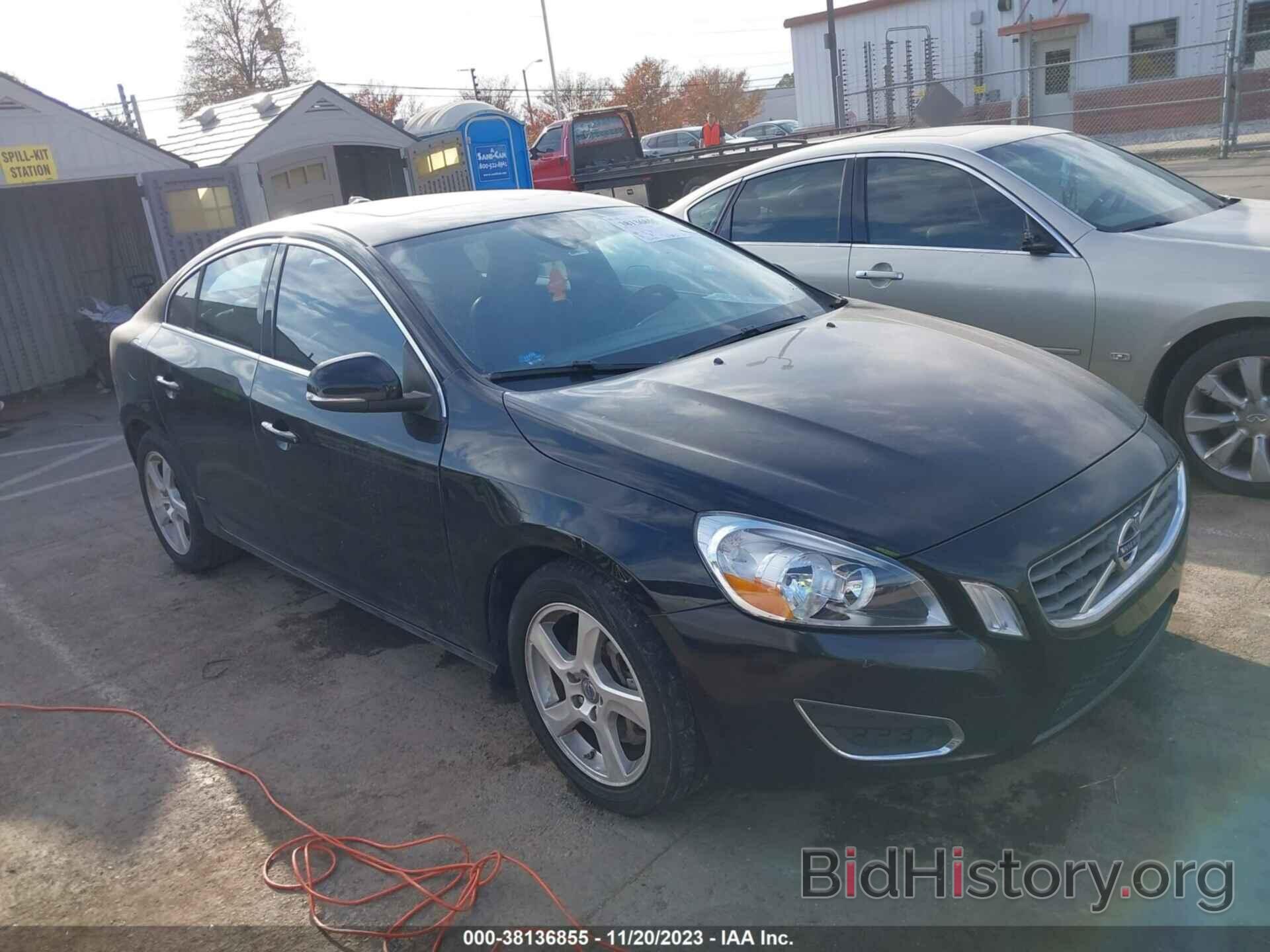 Photo YV1612FH3D2176304 - VOLVO S60 2013