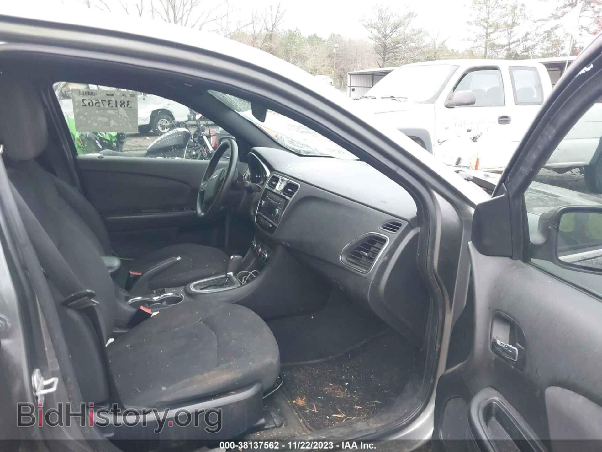 2012 CHRYSLER 200 - VIN: 1C3CCBAB2CN317239 - Фото 5