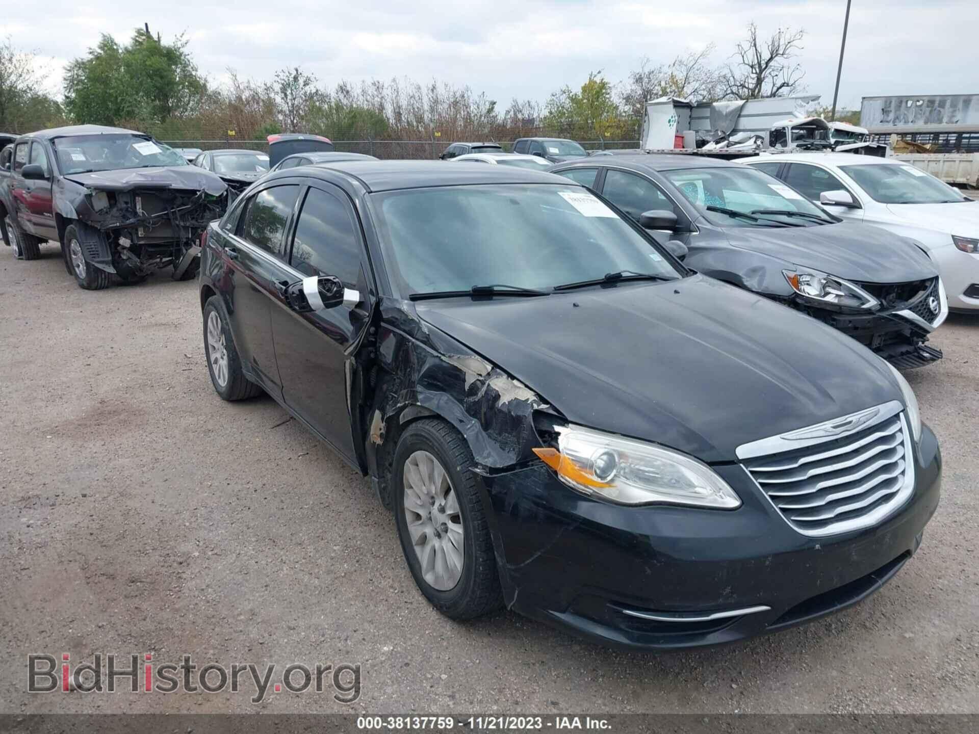 Photo 1C3BC4FB2BN593127 - CHRYSLER 200 2011