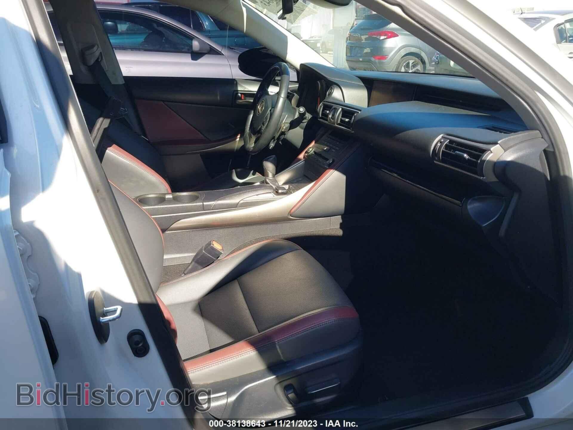 2020 LEXUS IS 300 - VIN: JTHDA1D24L5107106 - Фото 5