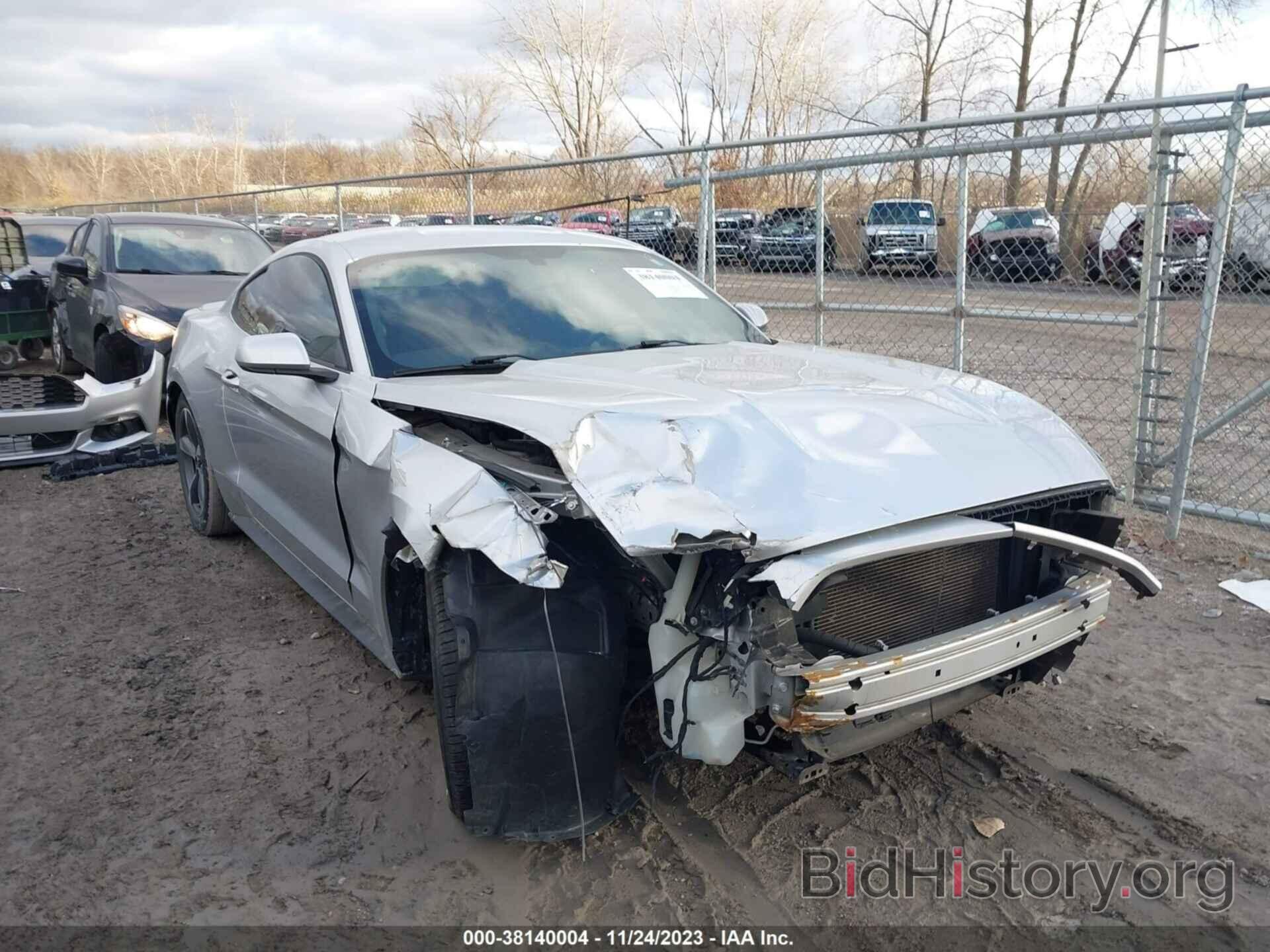 Photo 1FA6P8AM0F5330941 - FORD MUSTANG 2015