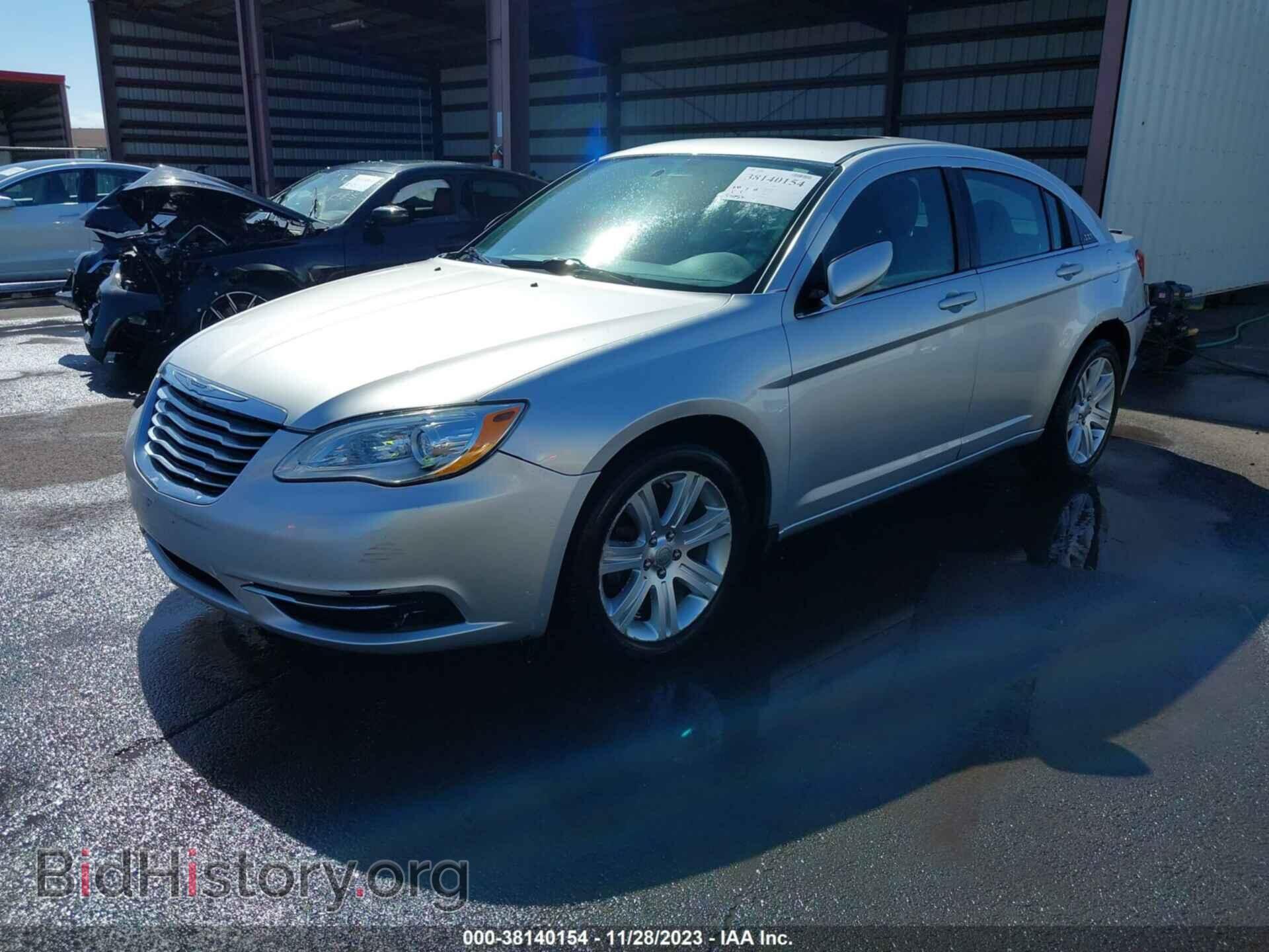 2012 CHRYSLER 200 - VIN: 1C3CCBBG5CN329203 - Фото 2