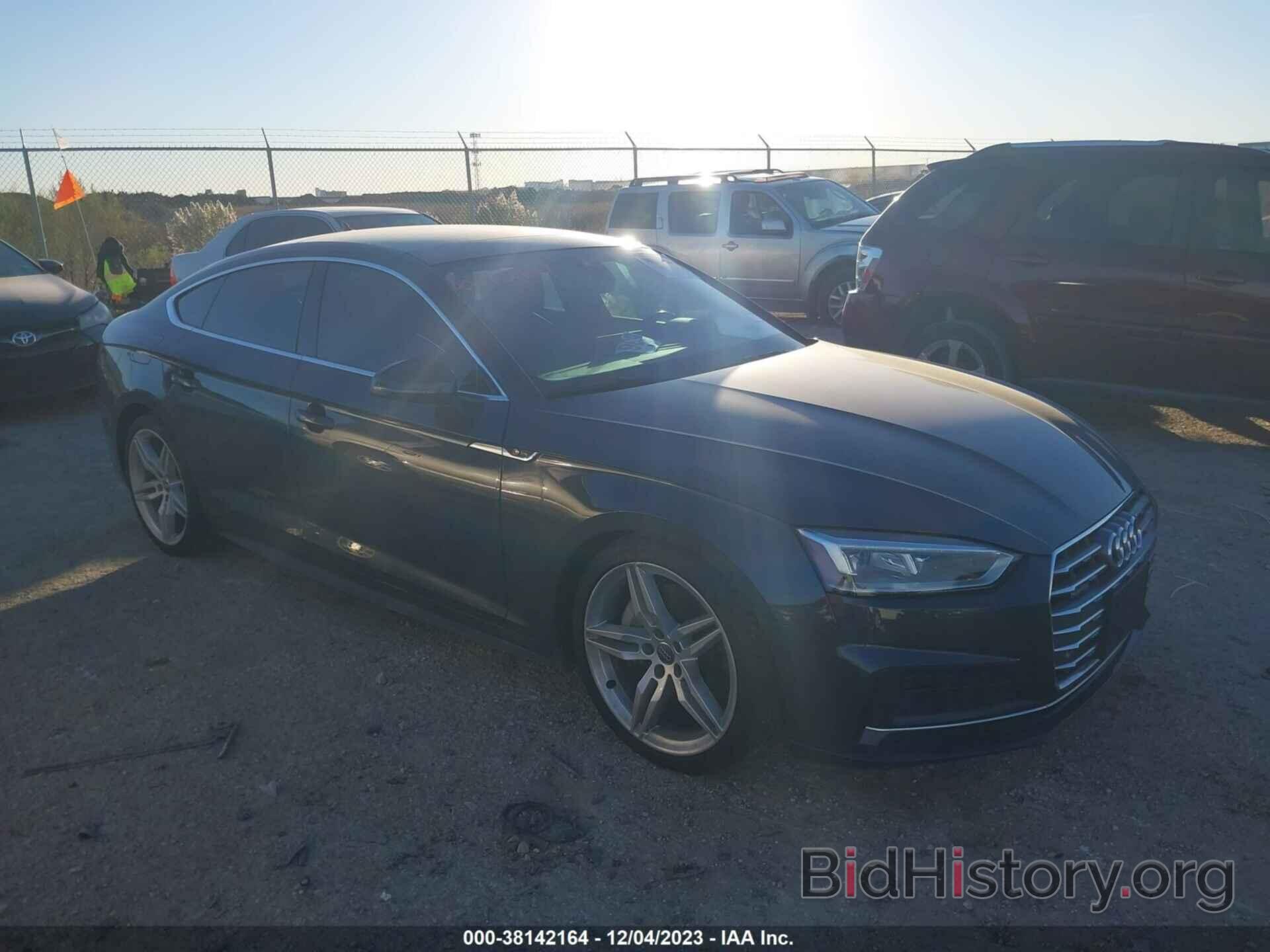 Photo WAUENCF54KA070123 - AUDI A5 2019