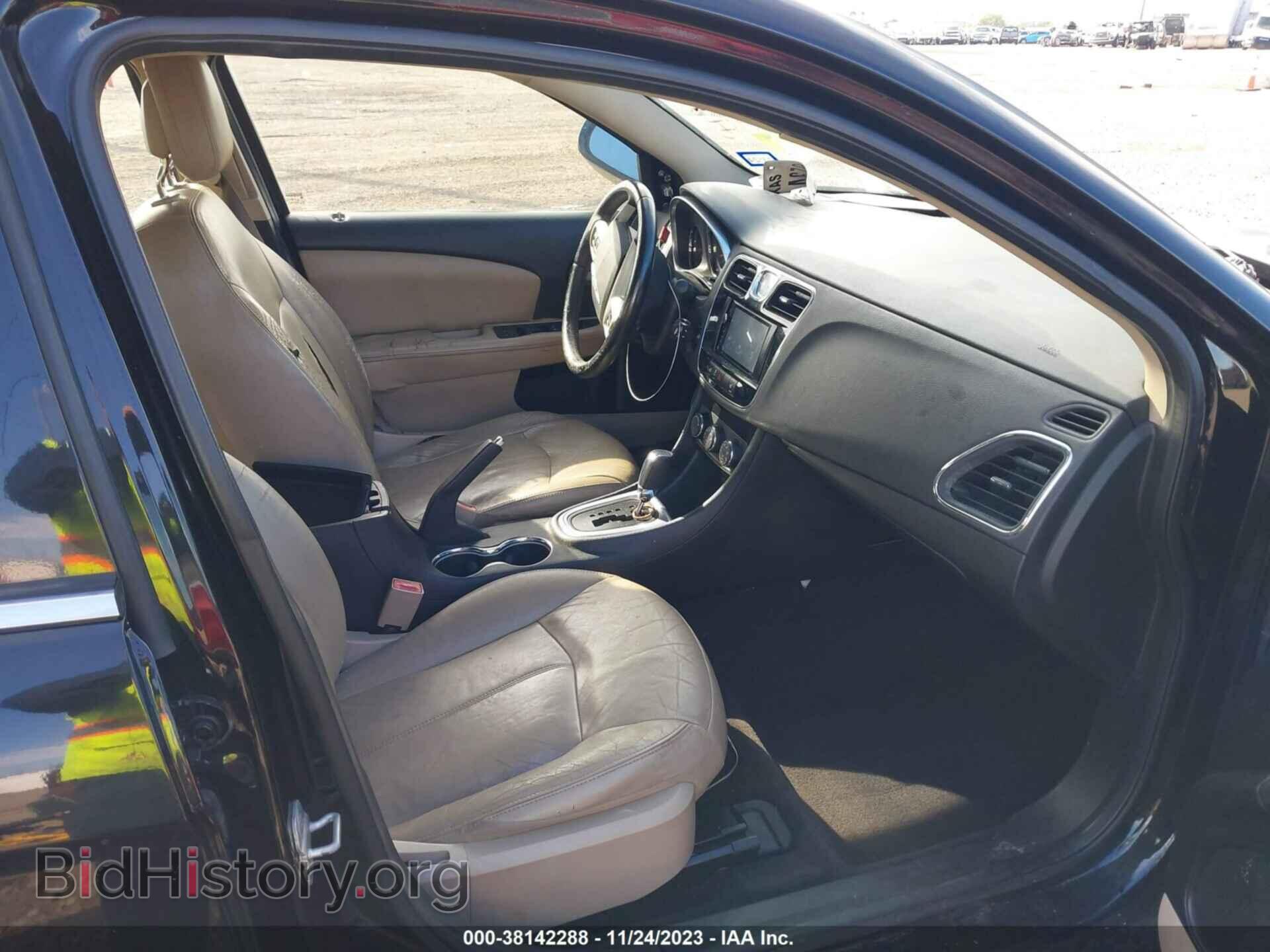 2011 CHRYSLER 200 - VIN: 1C3BC2FG4BN618920 - Photo 5